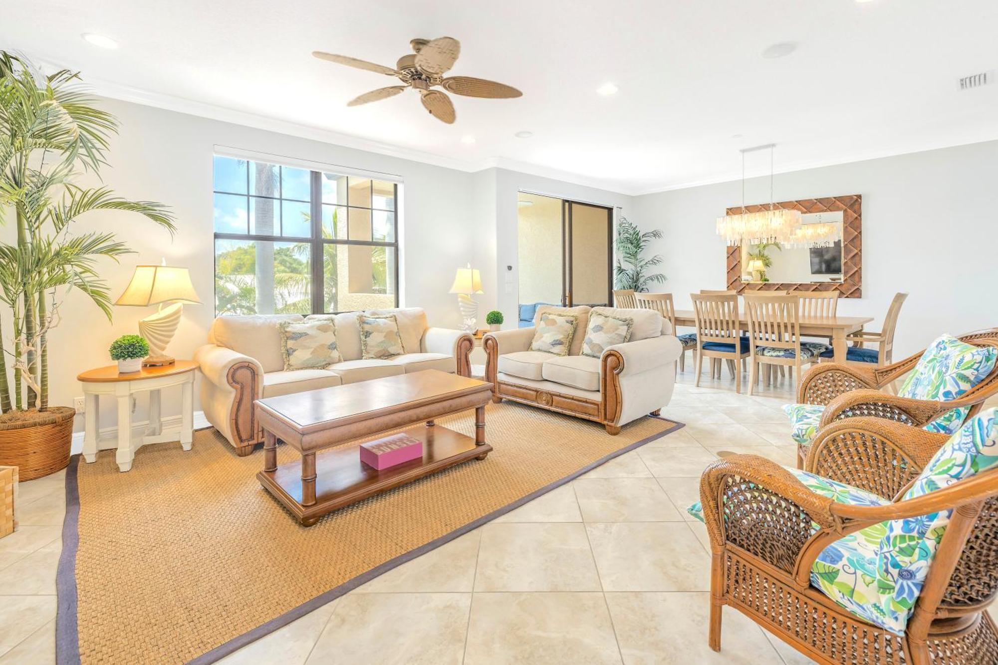 One-of-a-kind! Pool, Terraces, Ocean-view Rooftop, In Siesta Village At Beach! *