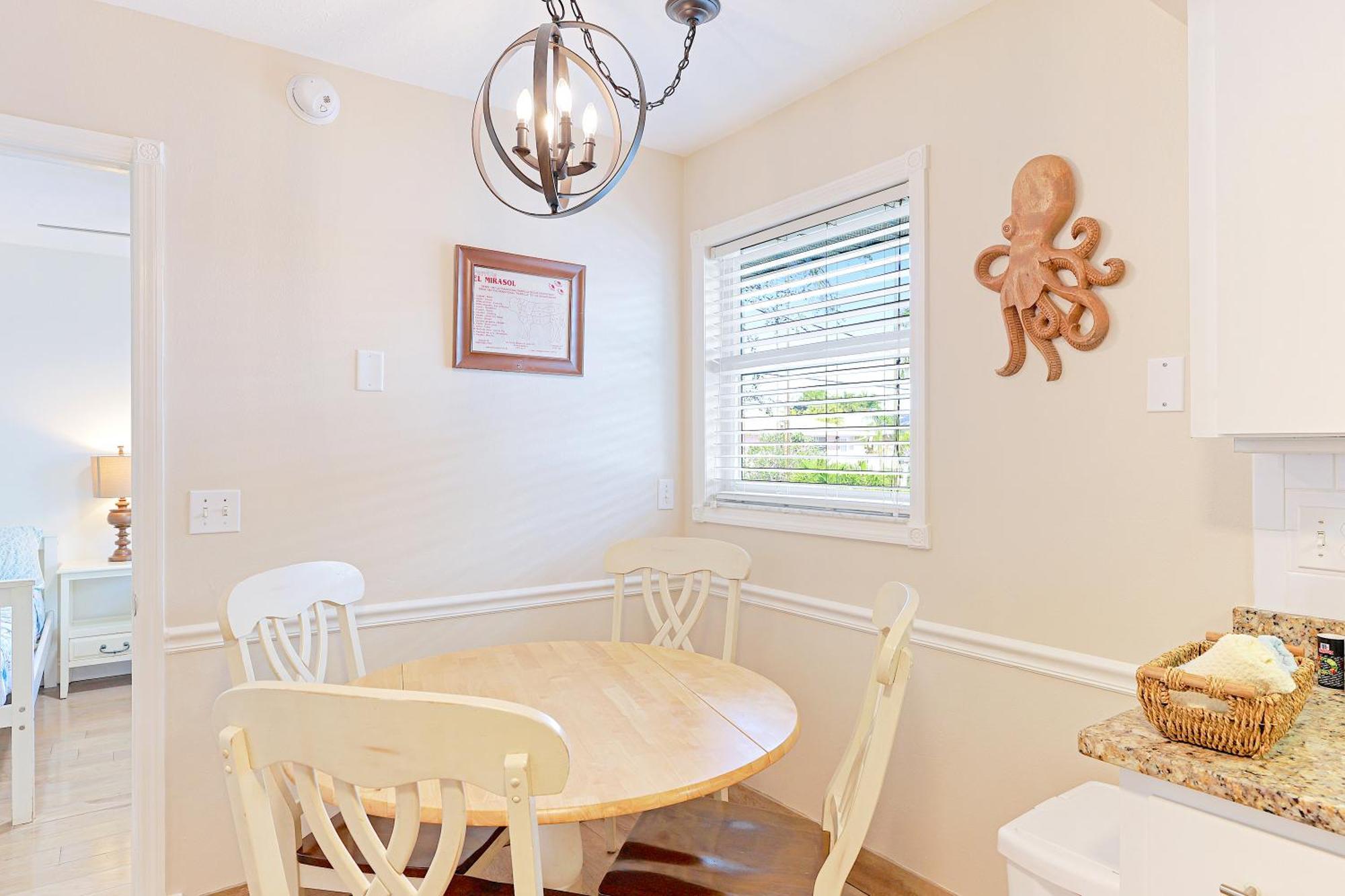 Apartment Newly Remodeled Apt! Key-west Victorian With Access, To Beach!