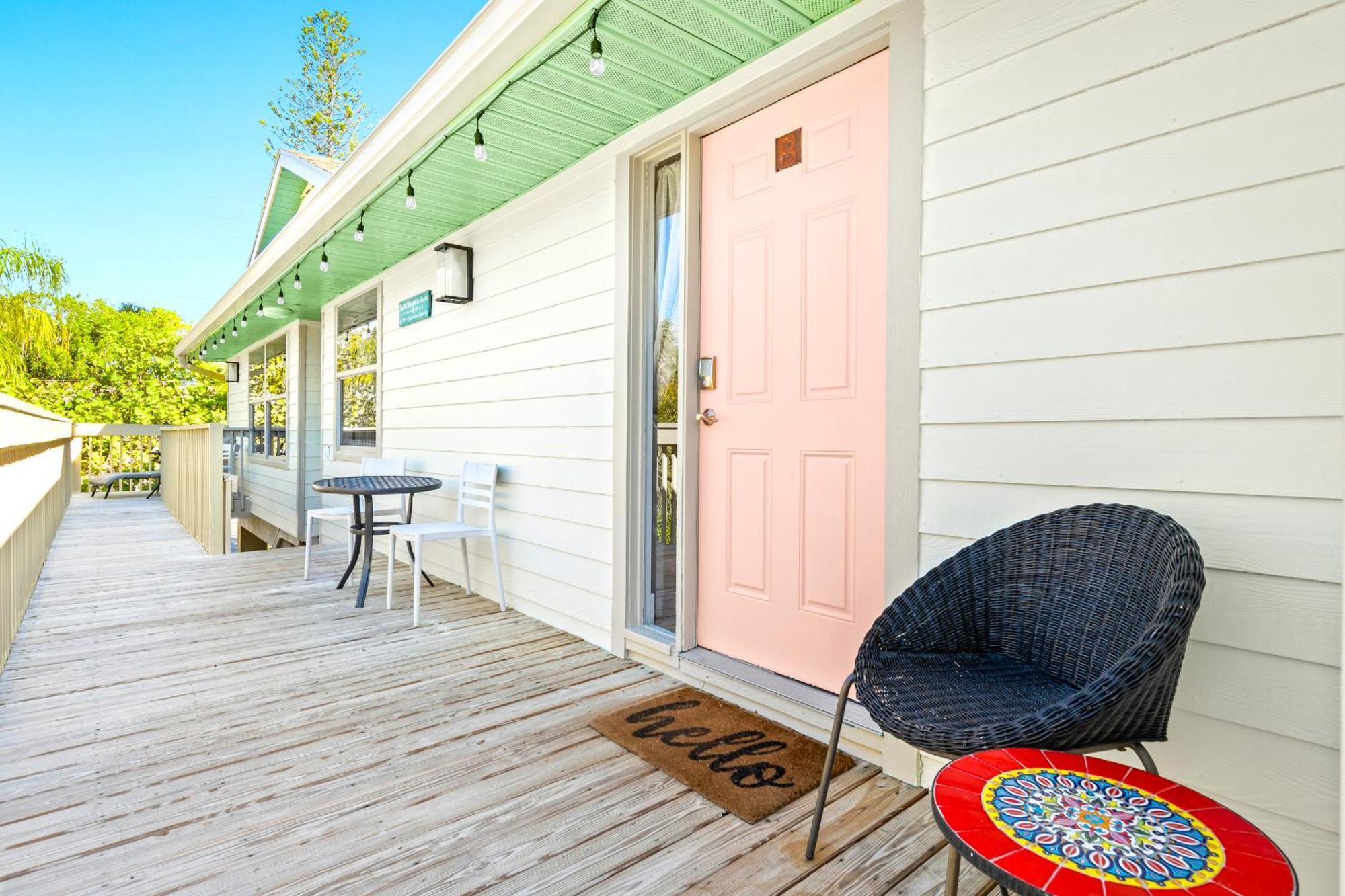 Newly Remodeled Apt! Key-west Victorian With Access, To Beach! Apartment *