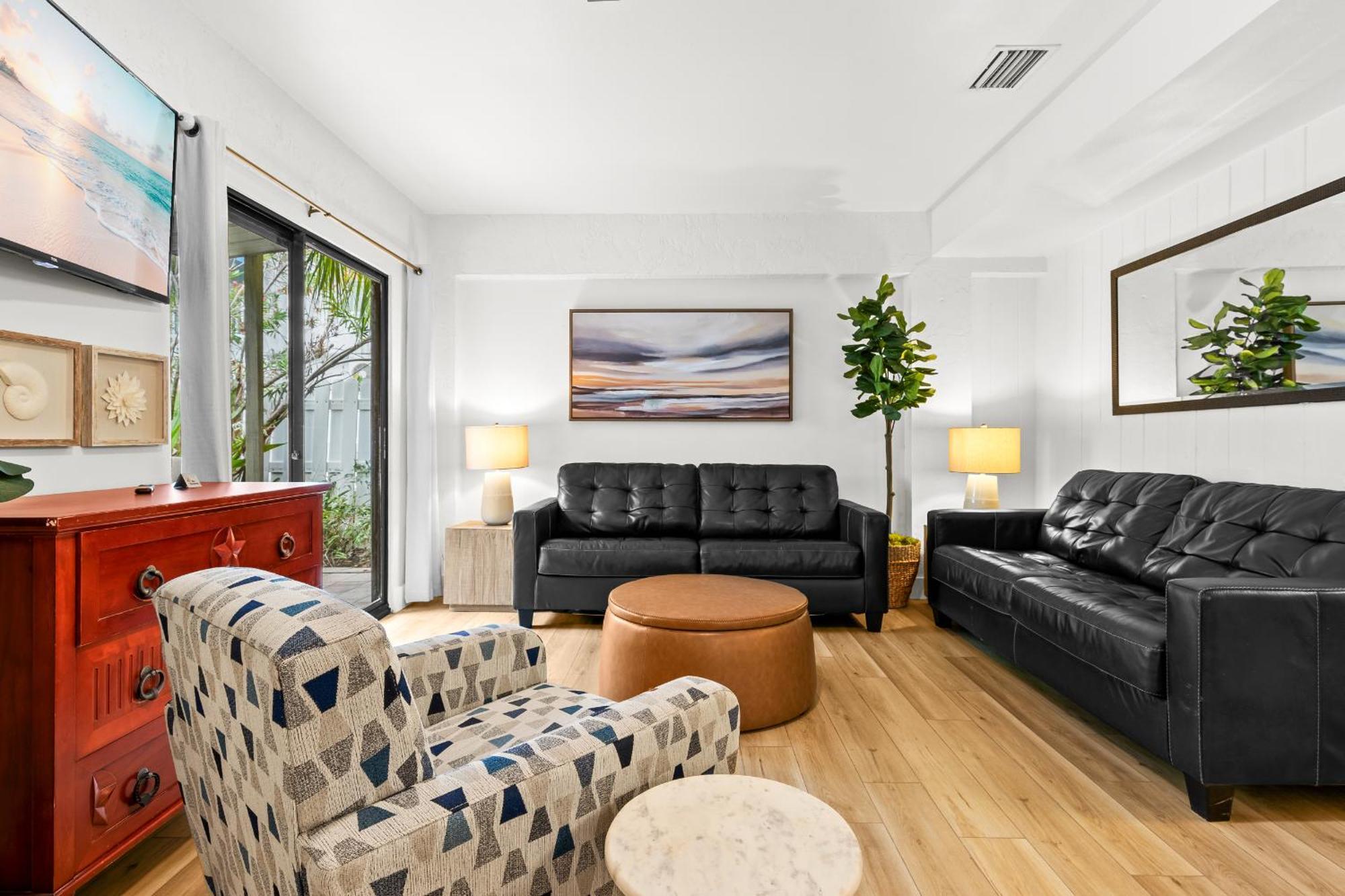 Newly Remodeled 8-steps To Path Of Beach! * Siesta Key