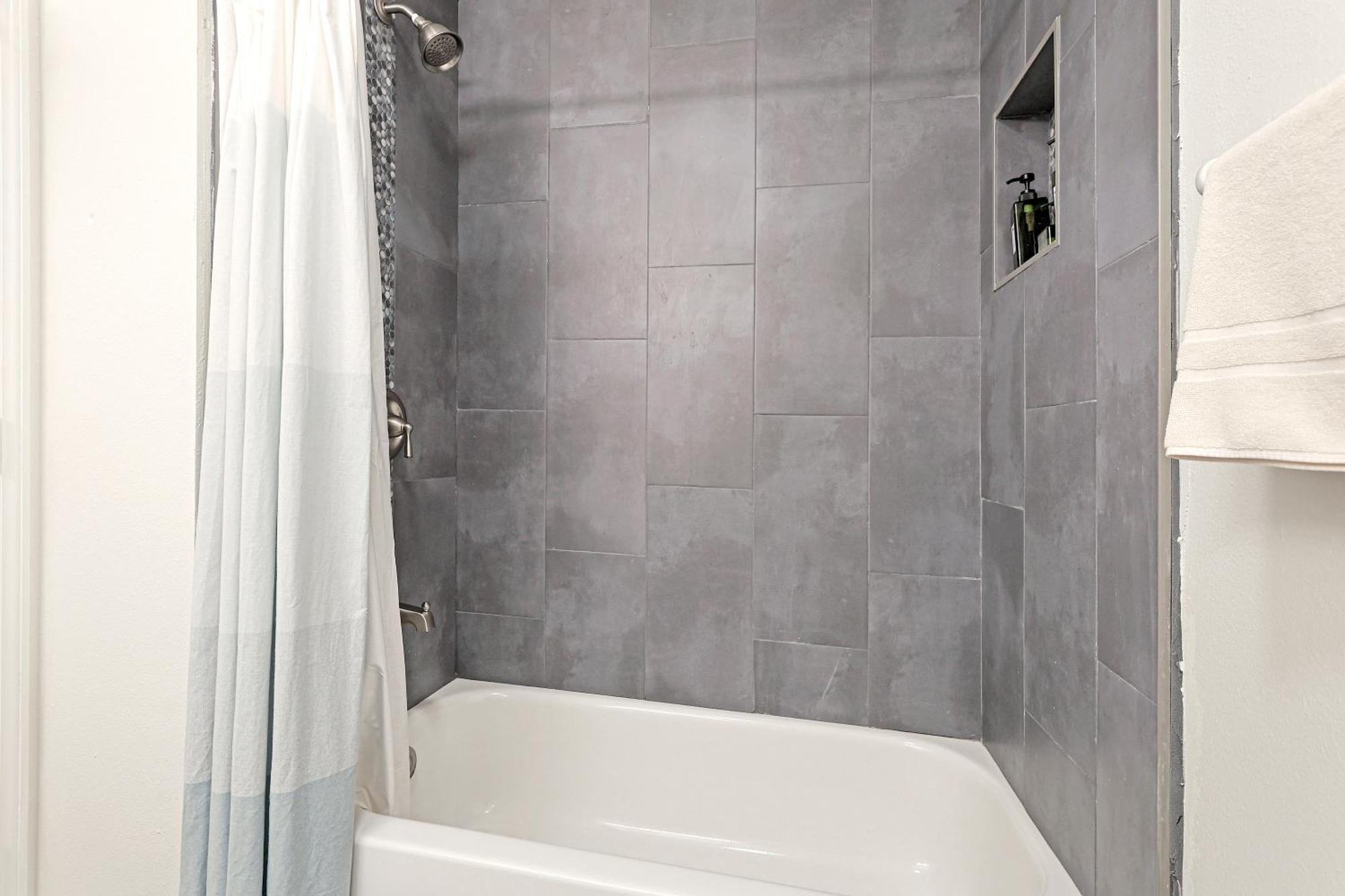 Newly Remodeled 8-steps To Path Of Beach! Unit D Apartment Siesta Key