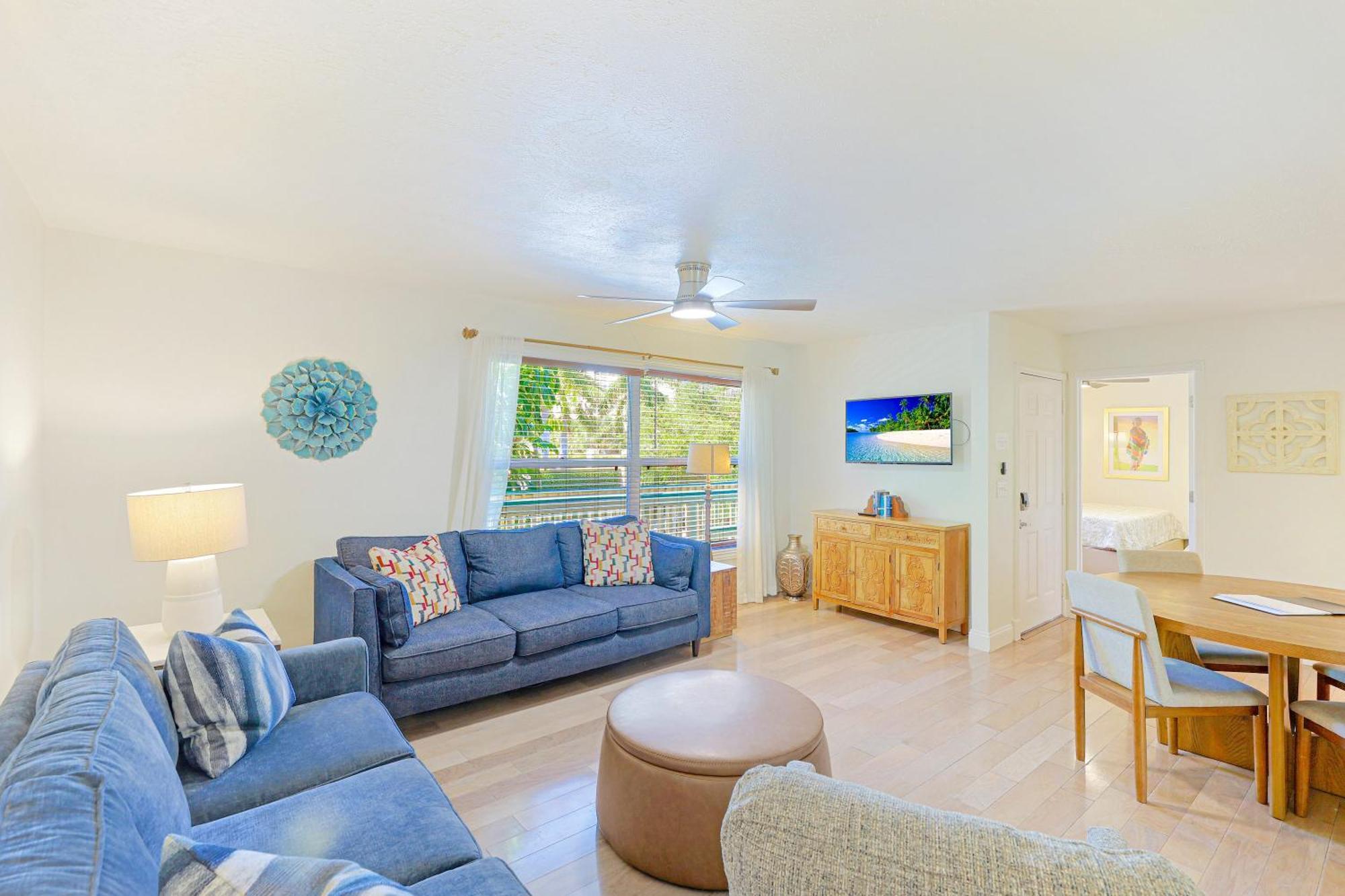 Newly Remodeled 8-steps To Path Of Beach! Unit D Apartment Siesta Key