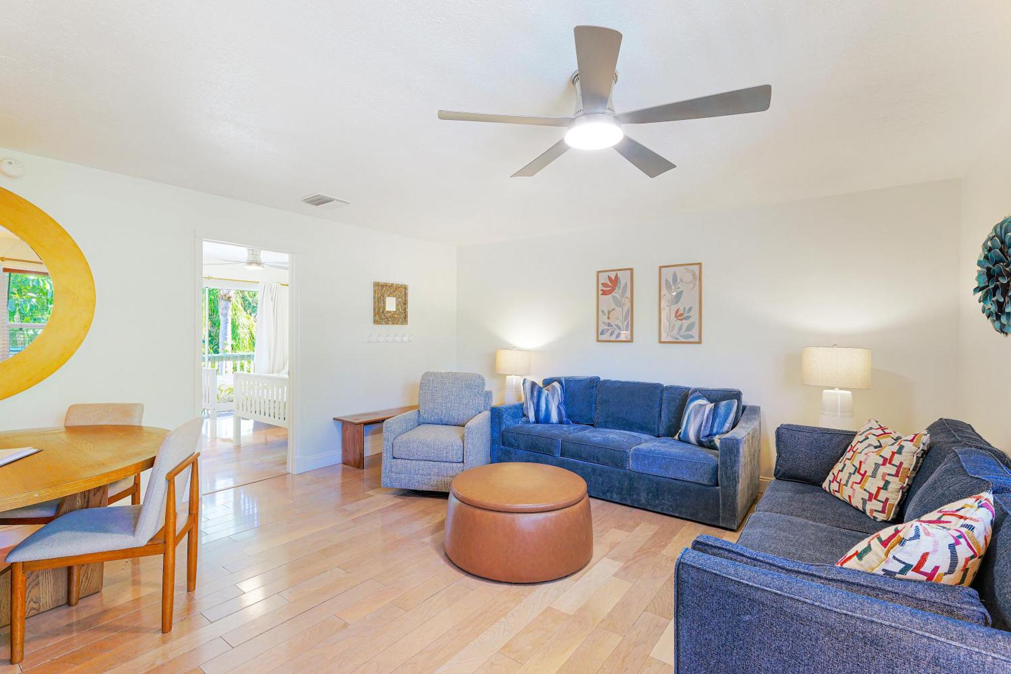 Apartment Newly Remodeled 8-steps To Path Of Beach! Unit D