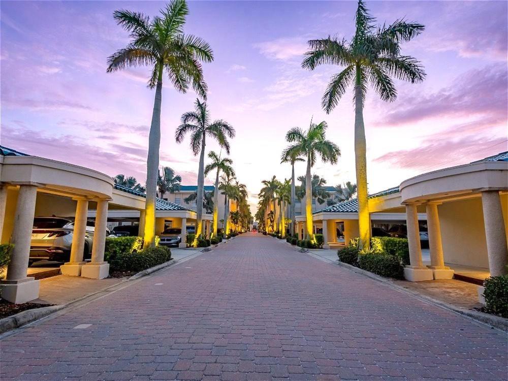 New Listing! Bayside Unit, Balcony, Private Beach! * Siesta Key