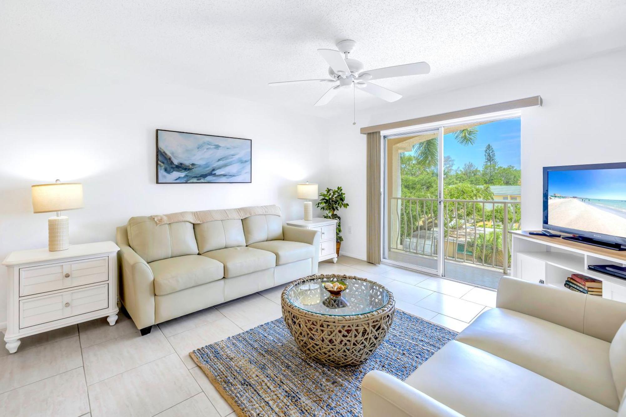 New Listing! Bayside Unit, Balcony, Private Beach!