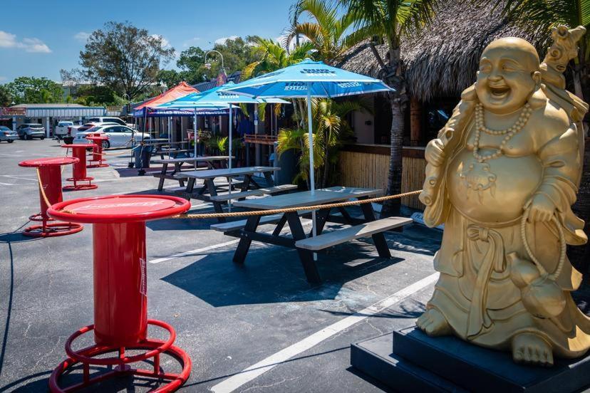 Newly Remodeled 8-steps To Path Of Beach! Siesta Key