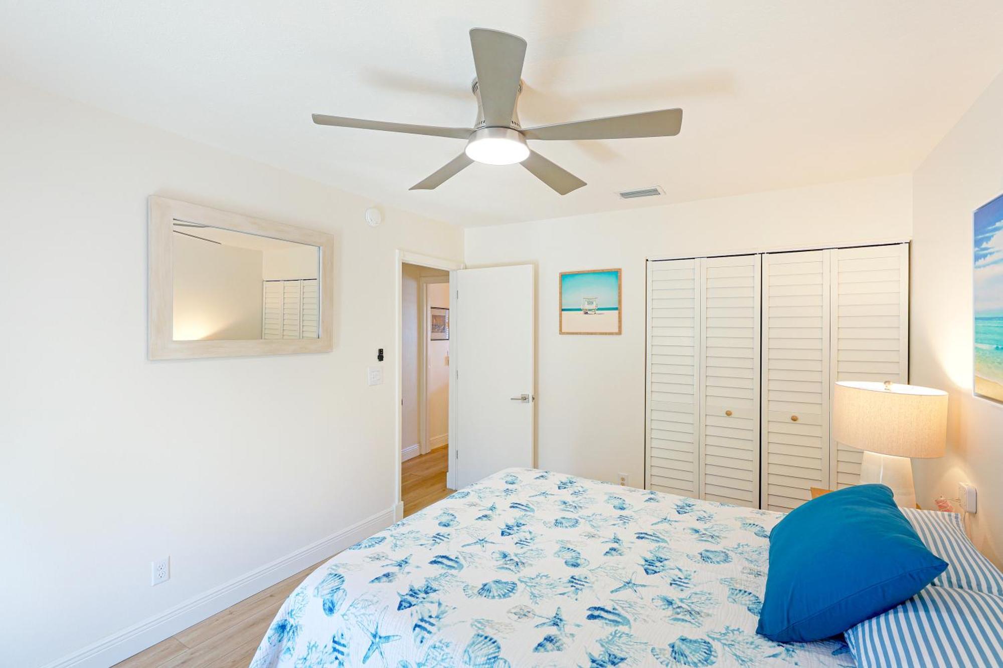 Newly Remodeled 8-steps To Path Of Beach!