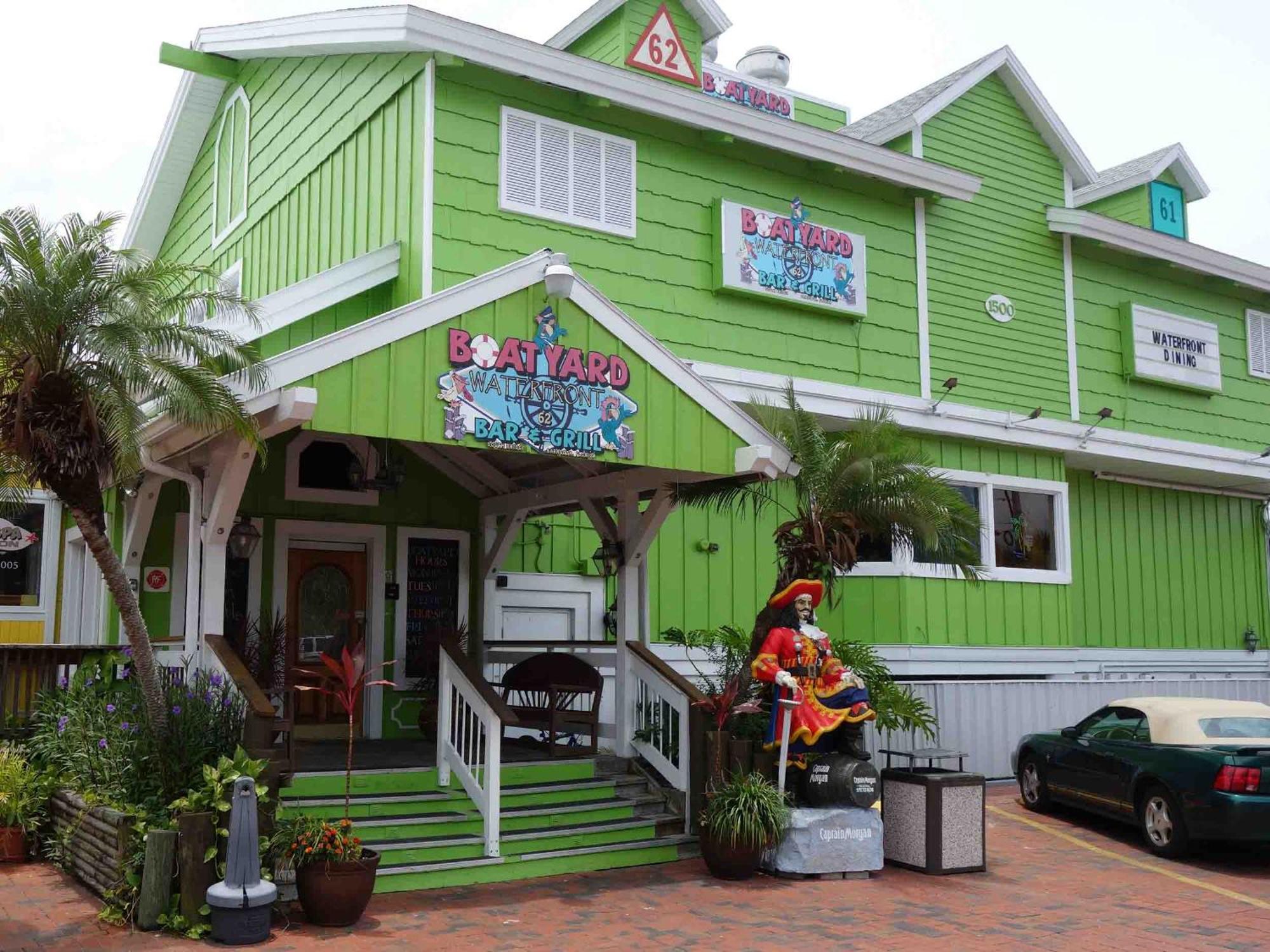 Apartment Newly Remodeled 8-steps To Path Of Beach! *