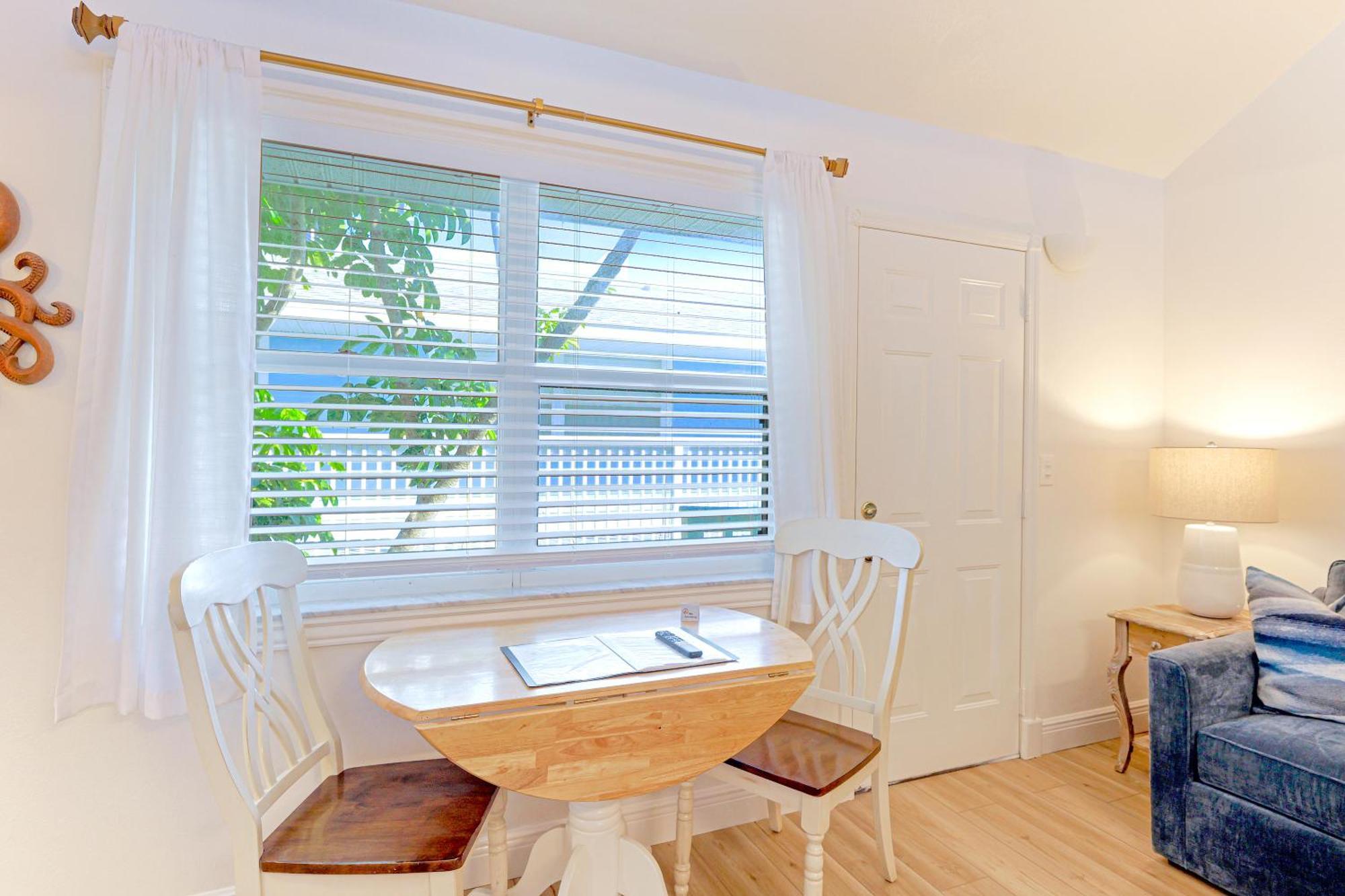 Newly Remodeled 8-steps To Path Of Beach! Siesta Key