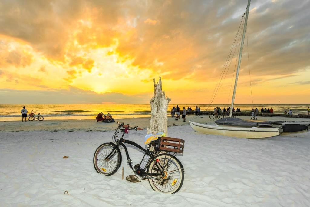 Oceanview, In Village, 20-steps To Path Of Beach, Tiki-bar, Free Bikes And Paddle-boards! * Siesta Key