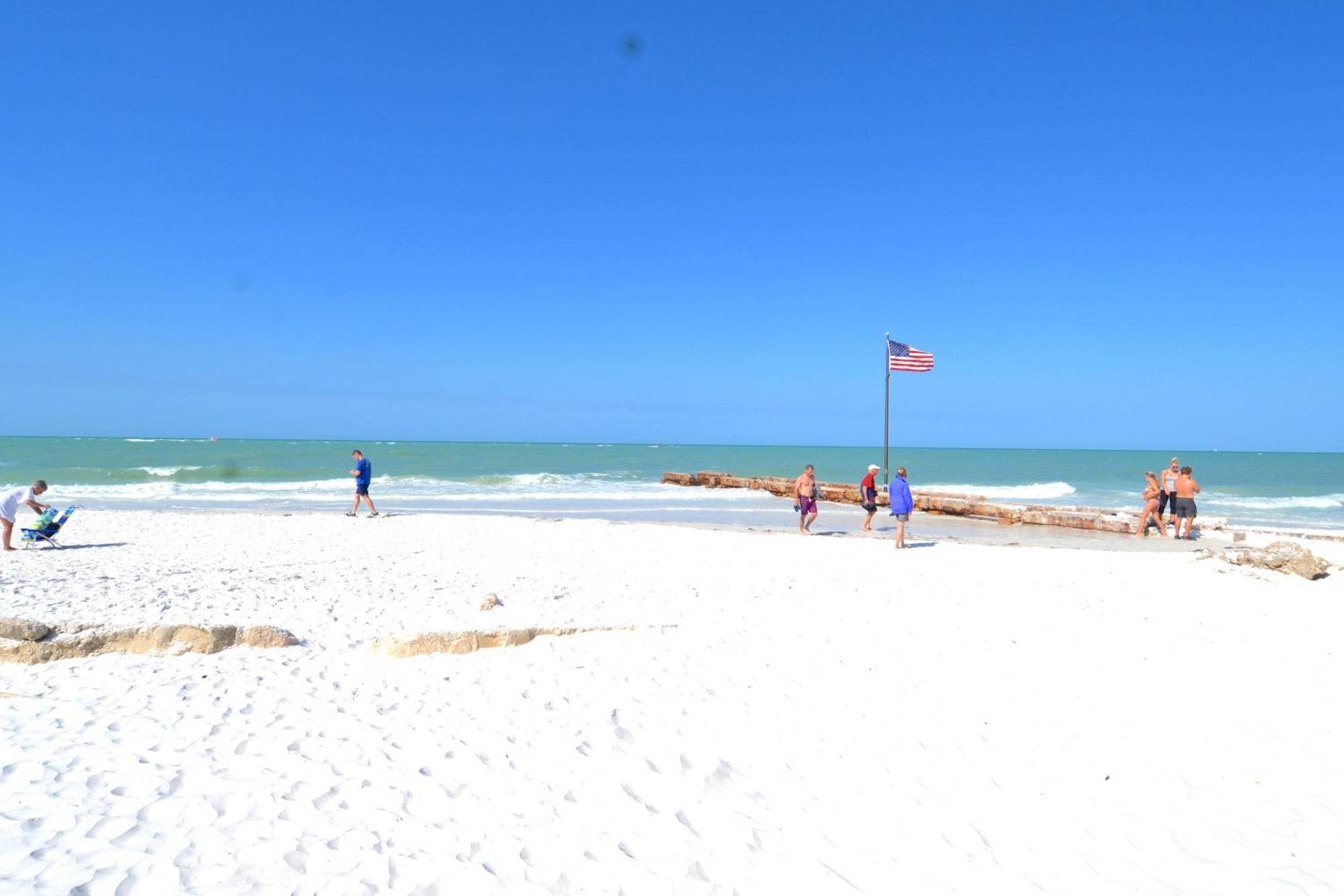 Oceanview, In Village, 20-steps To Path Of Beach, Tiki-bar, Free Bikes And Paddle-boards! *