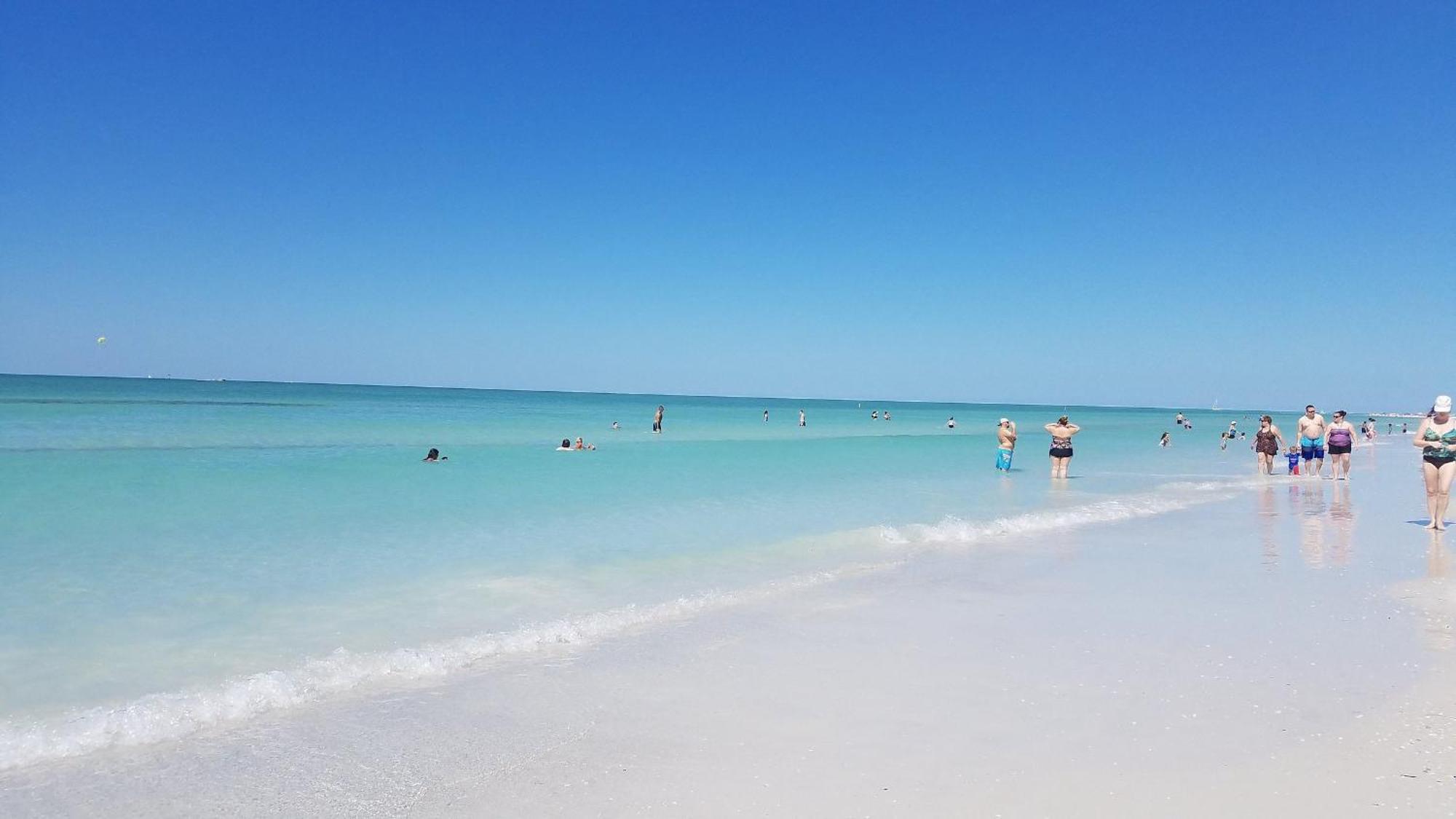Oceanview, In Village, 20-steps To Path Of Beach, Tiki-bar, Free Bikes And Paddle-boards! Siesta Key