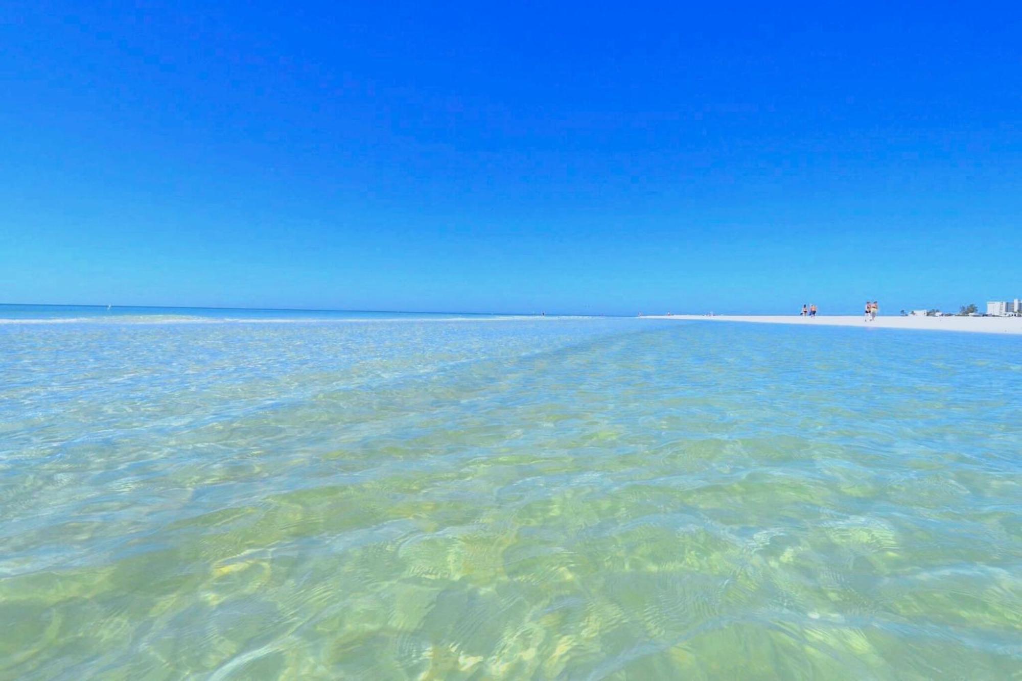 Apartment Oceanview, In Village, 20-steps To Path Of Beach, Tiki-bar, Free Bikes And Paddle-boards! *