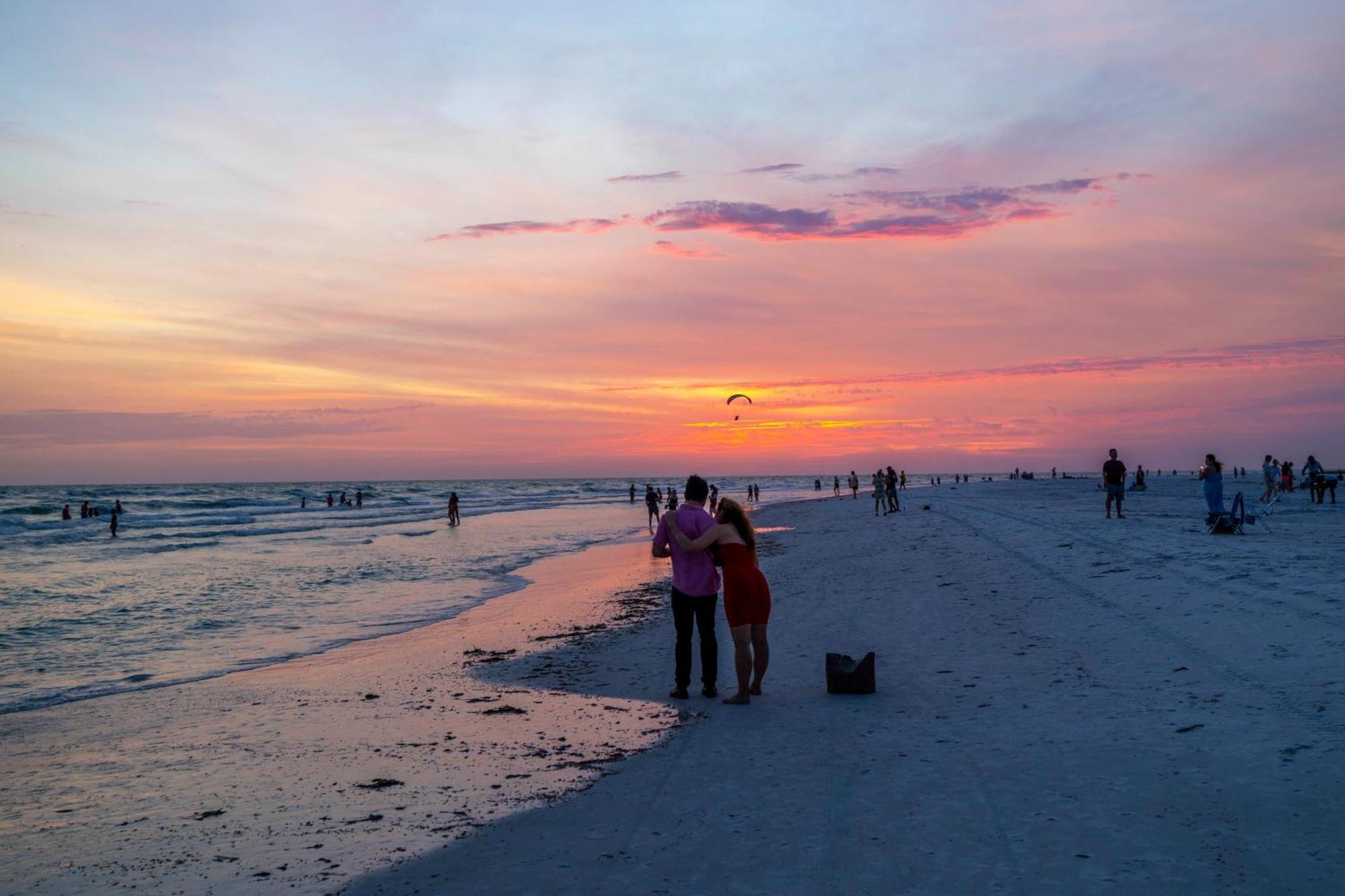 Oceanview, In Village, 20-steps To Path Of Beach, Tiki-bar, Free Bikes And Paddle-boards! *