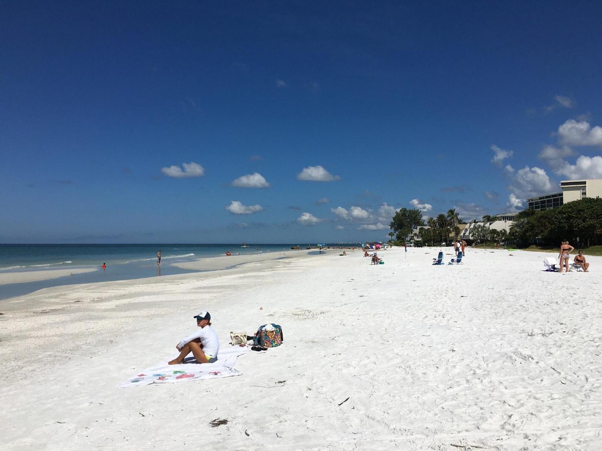 Oceanview, In Village, 20-steps To Path Of Beach, Tiki-bar, Free Bikes And Paddle-boards!