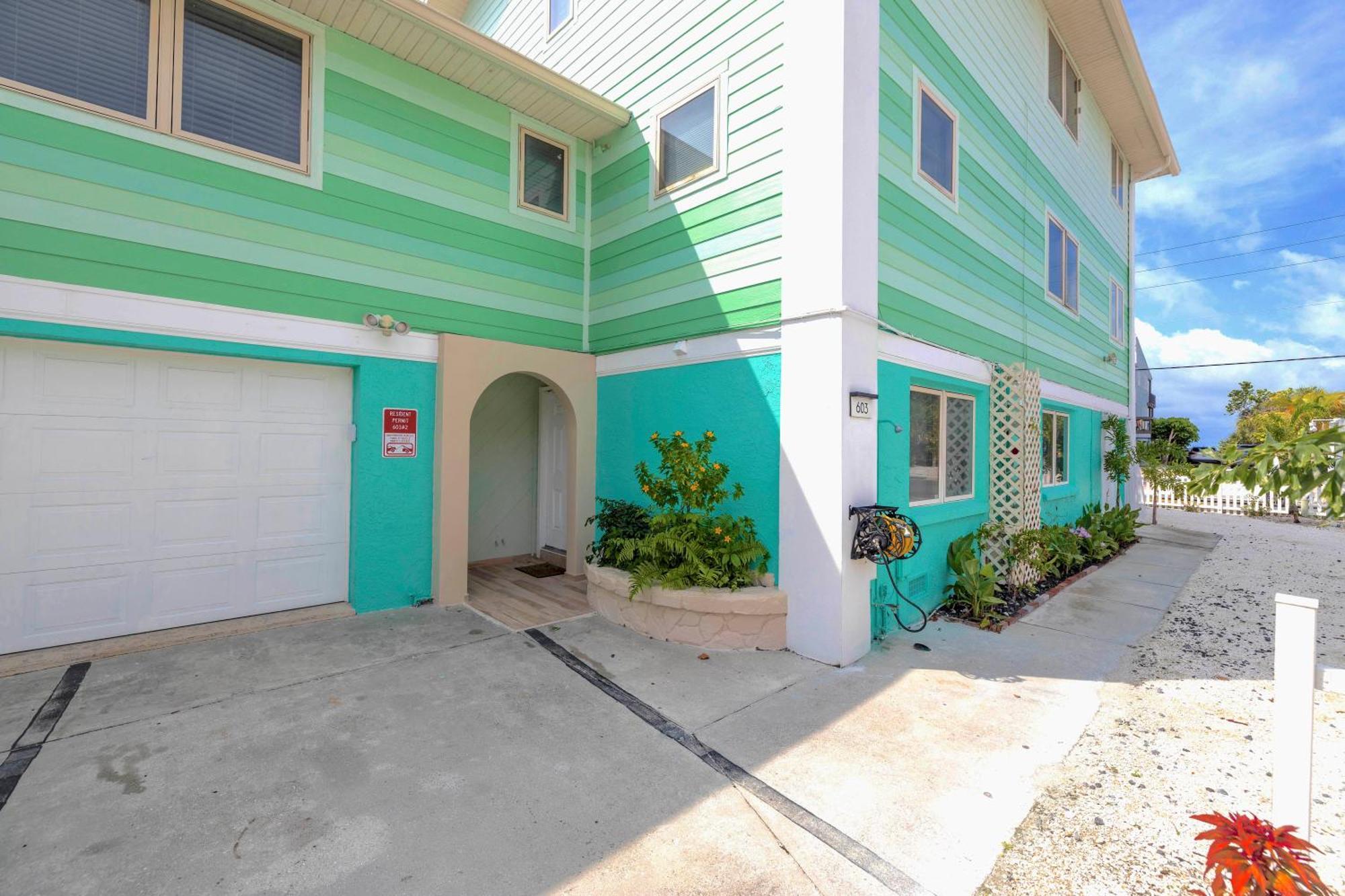 Oceanview, In Village, 20-steps To Path Of Beach, Tiki-bar, Free Bikes And Paddle-boards! *