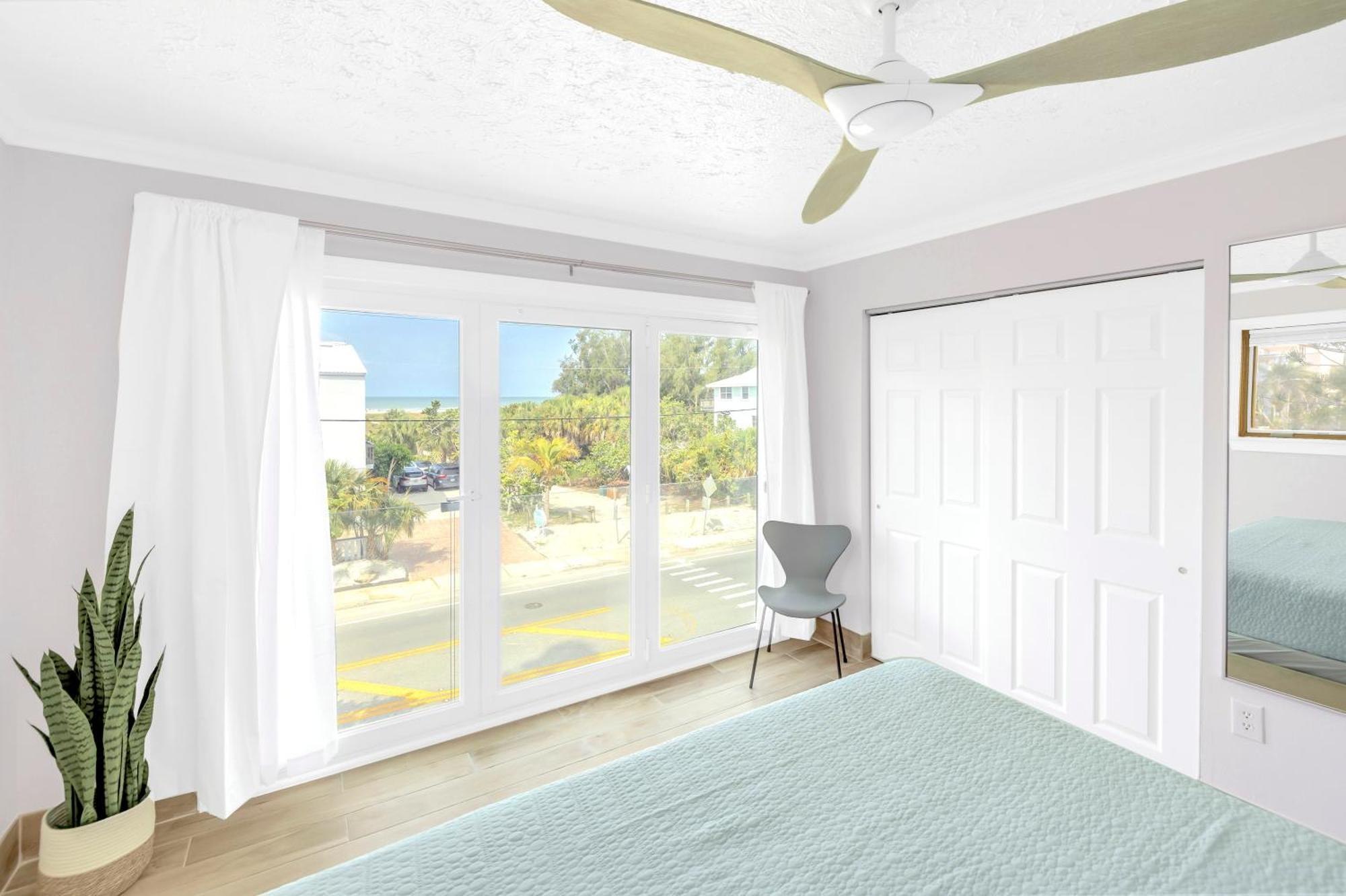 Apartment Oceanview, In Village, 20-steps To Path Of Beach, Tiki-bar, Free Bikes And Paddle-boards!