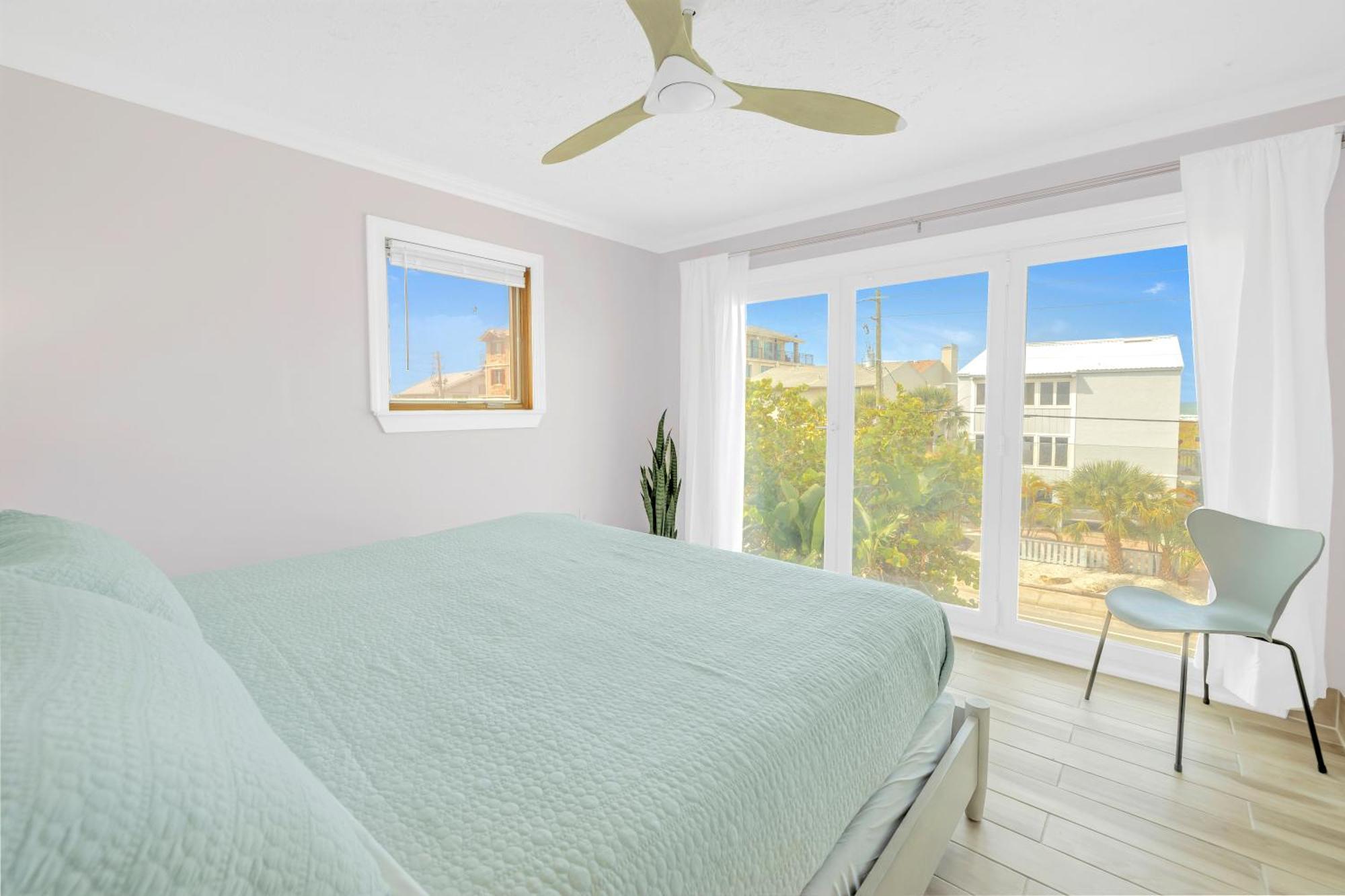 Oceanview, In Village, 20-steps To Path Of Beach, Tiki-bar, Free Bikes And Paddle-boards! * Siesta Key