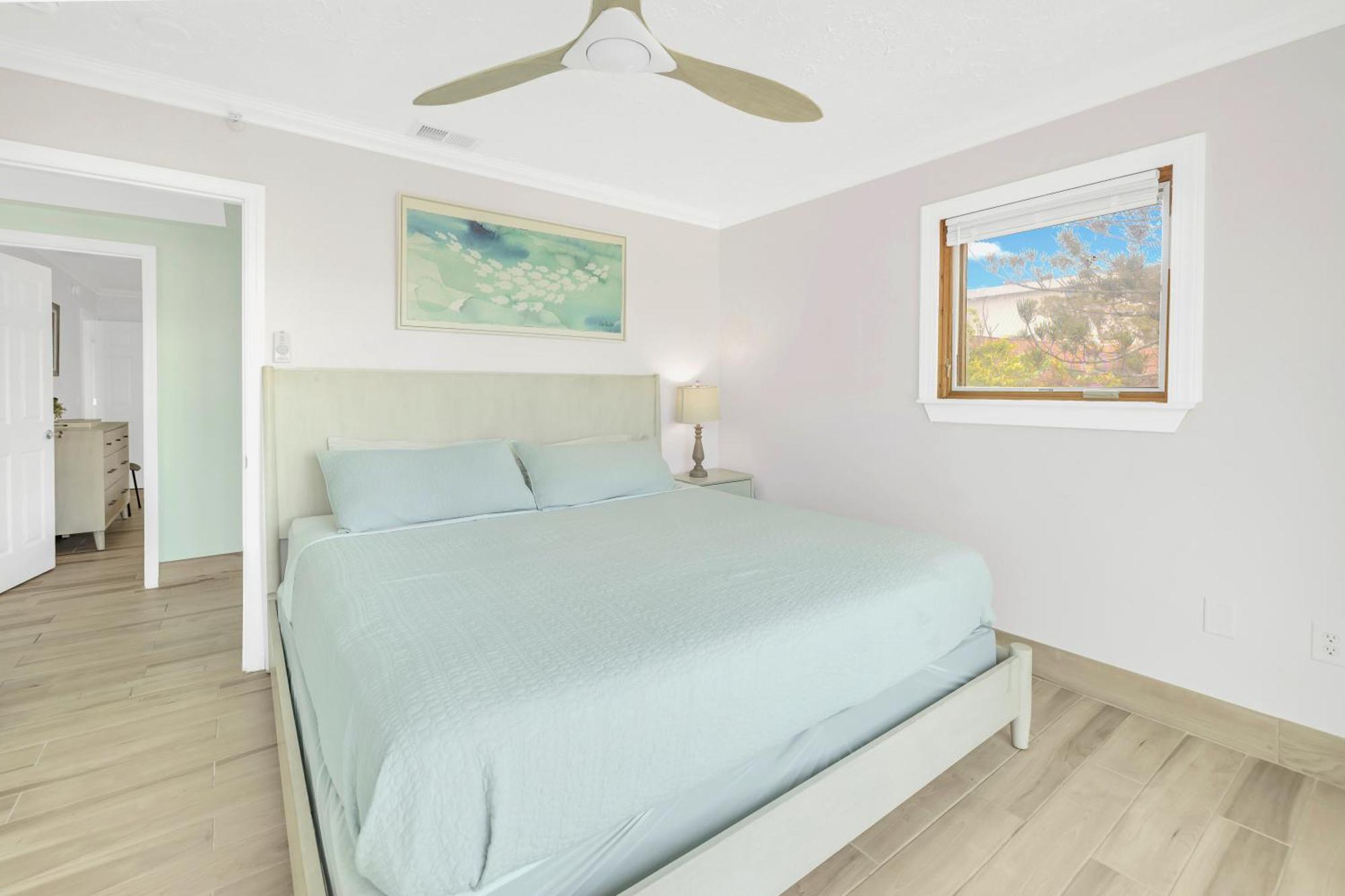 Apartment Oceanview, In Village, 20-steps To Path Of Beach, Tiki-bar, Free Bikes And Paddle-boards! *