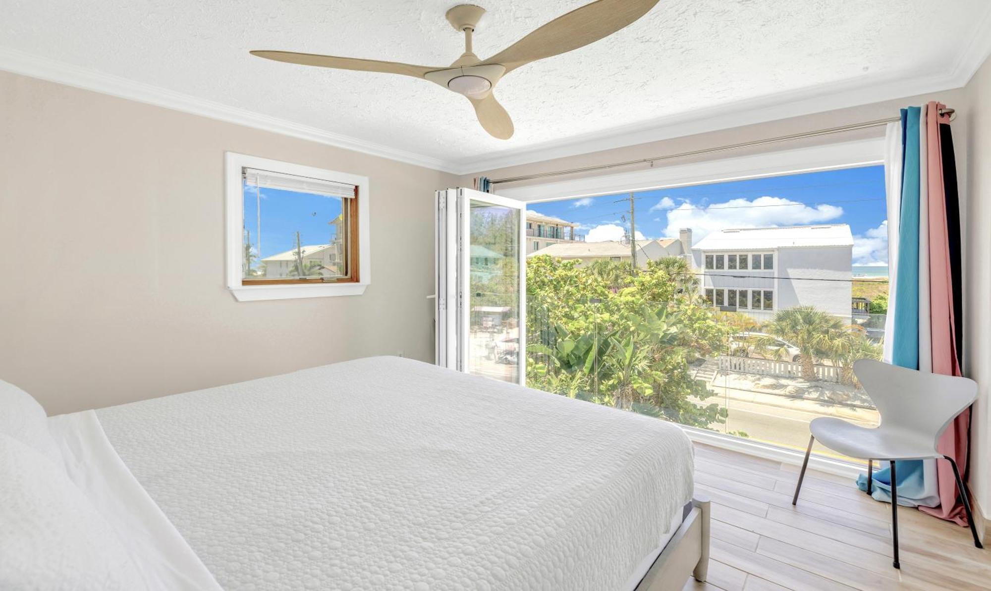 Oceanview, In Village, 20-steps To Path Of Beach, Tiki-bar, Free Bikes And Paddle-boards! *