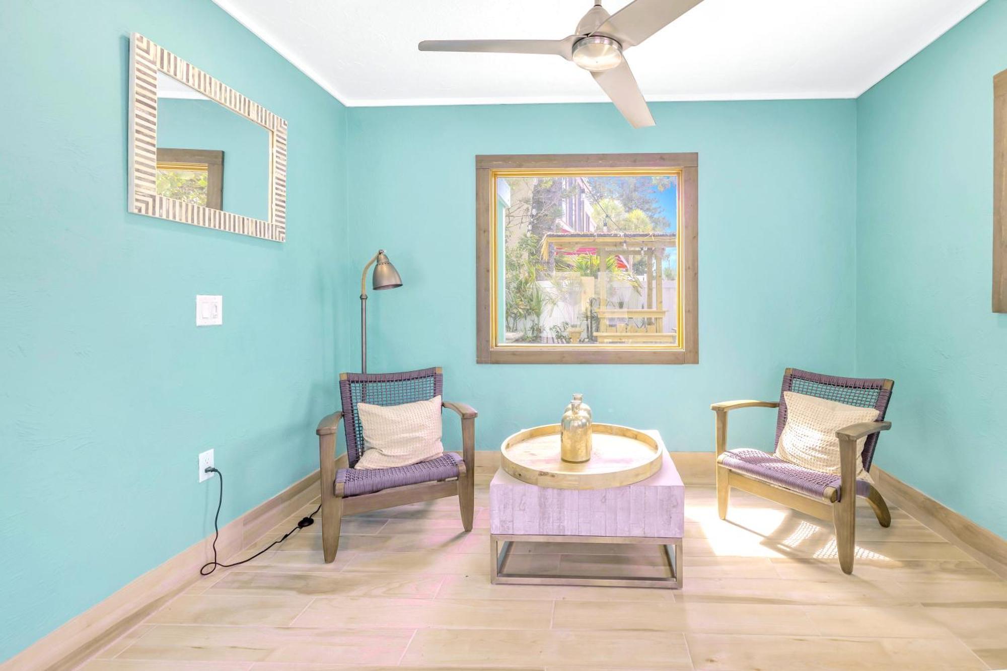 Oceanview, In Village, 20-steps To Path Of Beach, Tiki-bar, Free Bikes And Paddle-boards! * Siesta Key