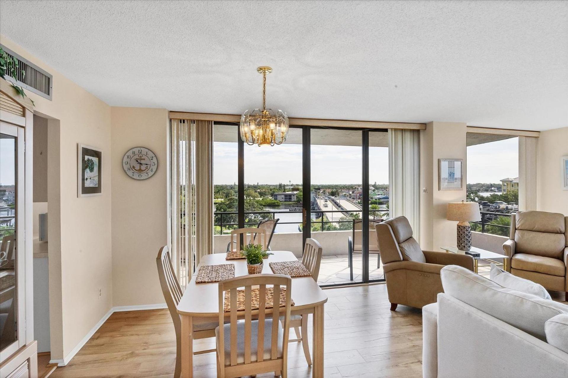 6415 Midnight Road #709 * Siesta Key