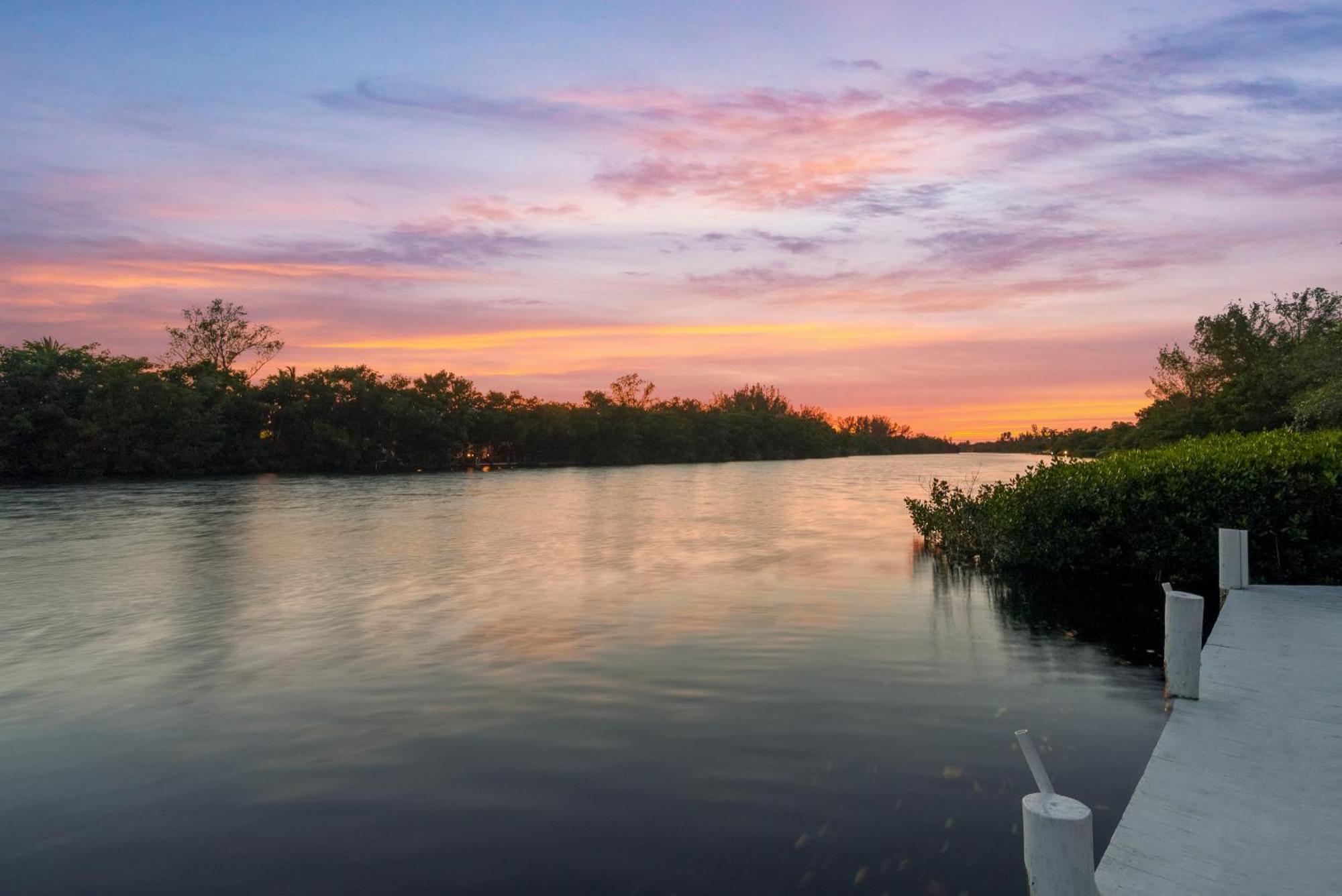 Holiday home Heron Lagoon, Dock, Pool, The Coquina At *
