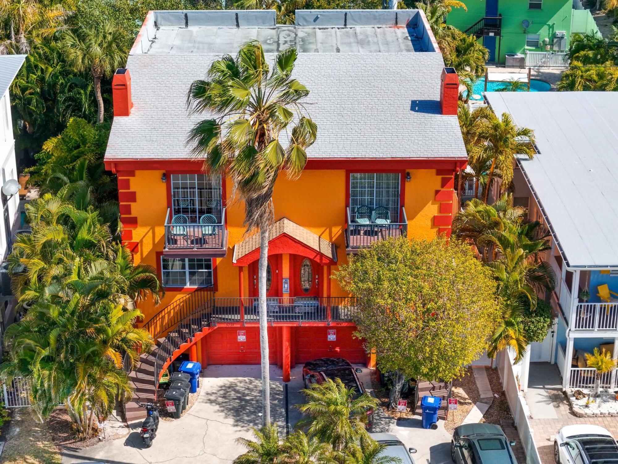 Village, Townhouse, Heated Pool, Walkable