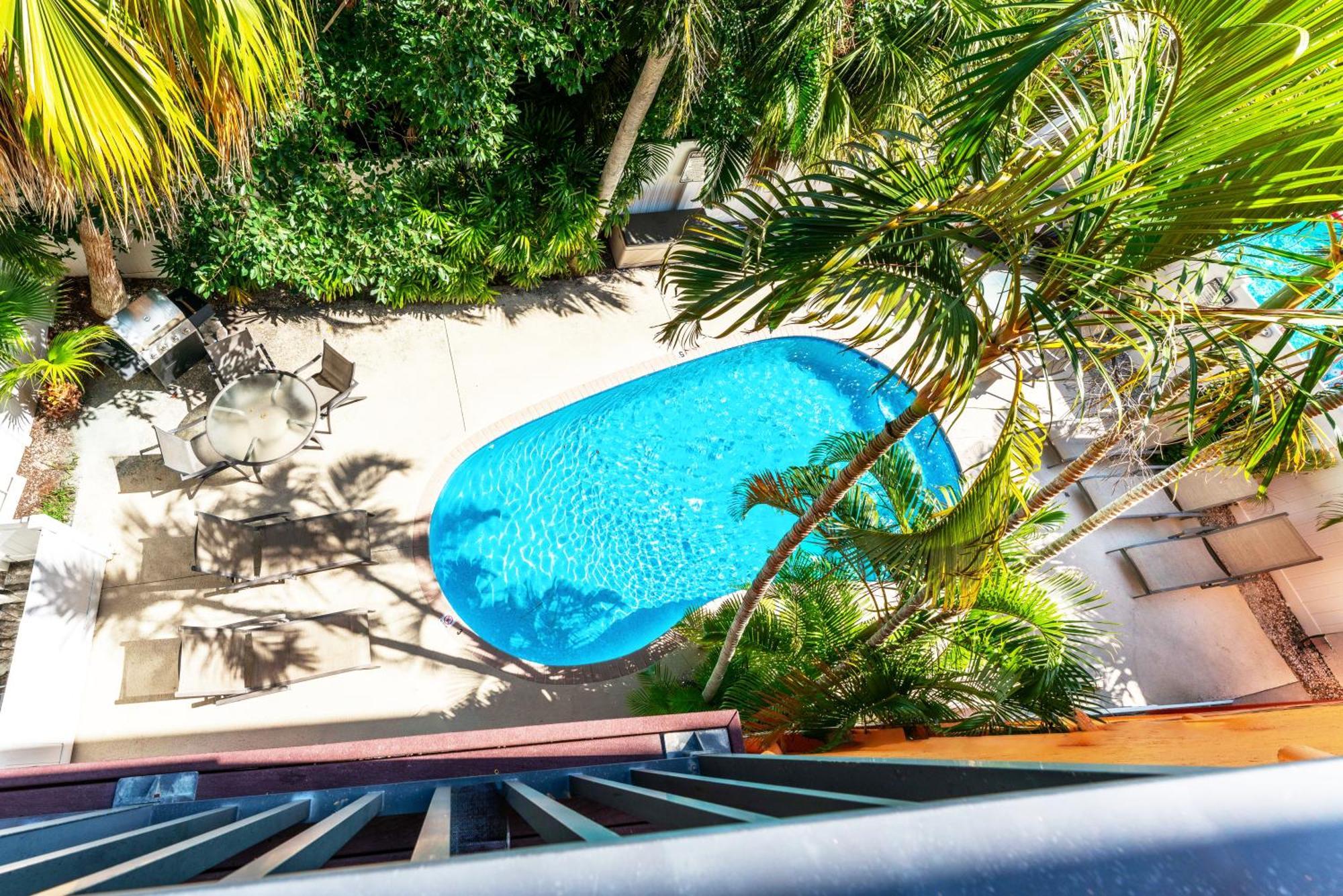 Village, Townhouse, Heated Pool, Walkable
