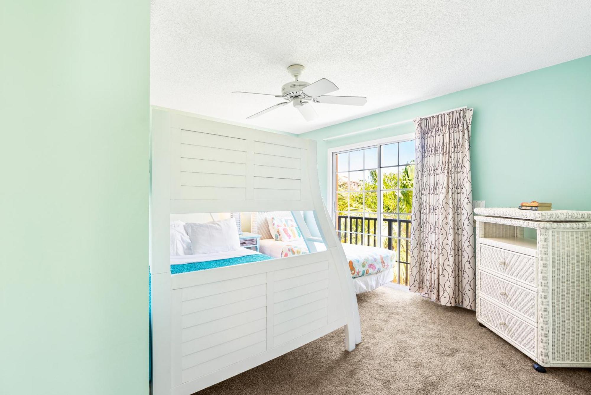Village, Townhouse, Heated Pool, Walkable