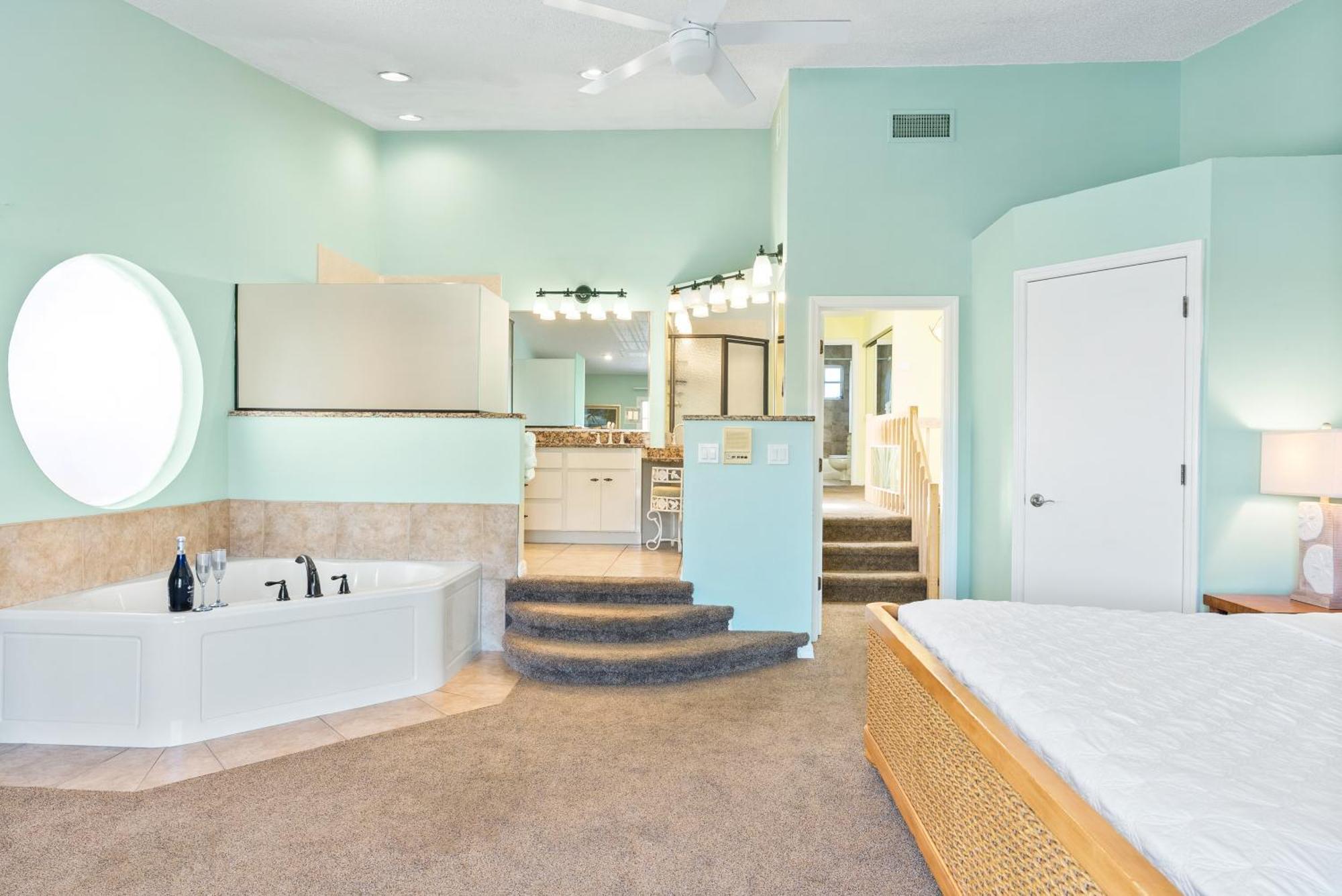 Village, Townhouse, Heated Pool, Walkable Siesta Key