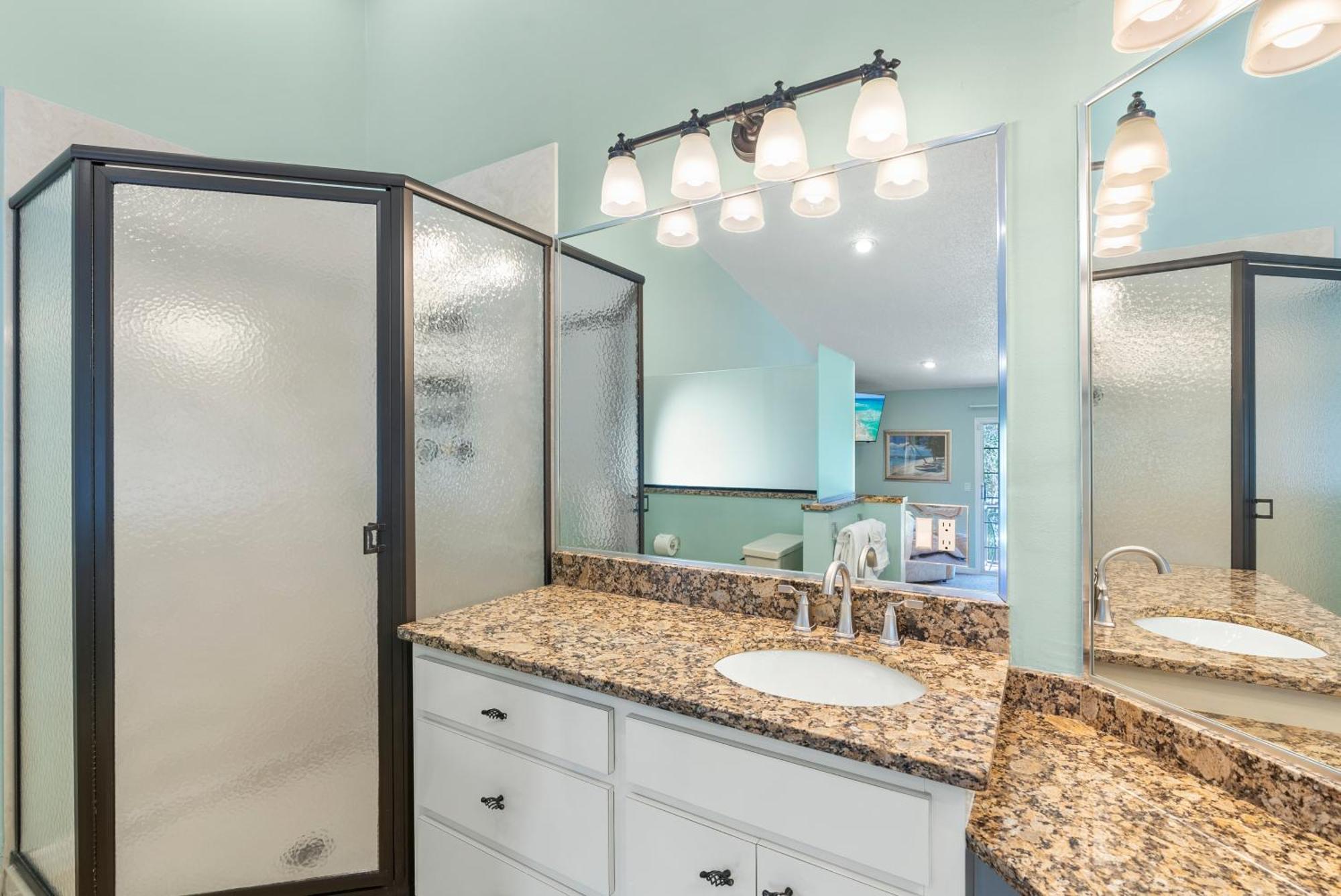 Village, Townhouse, Heated Pool, Walkable Holiday home