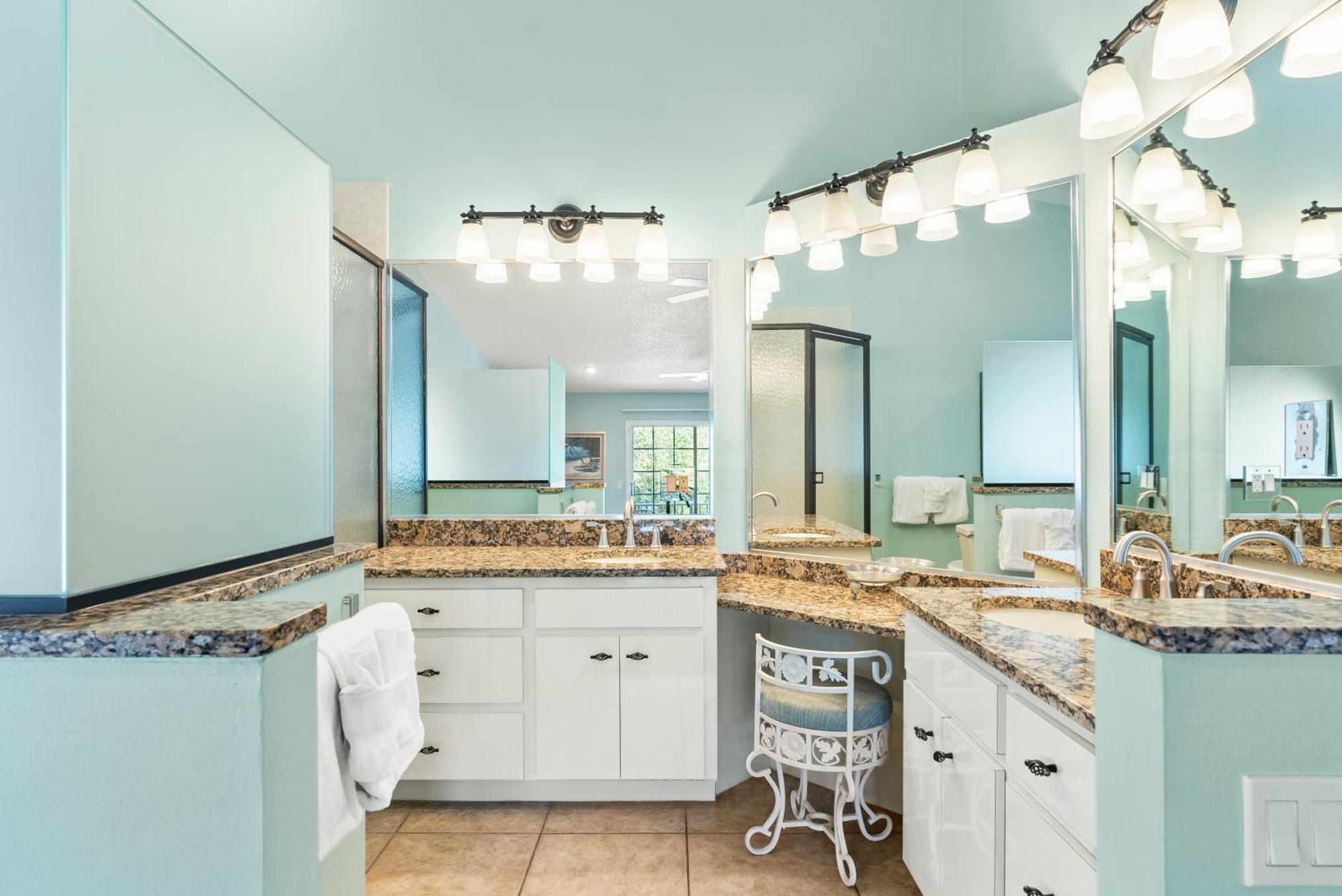 Village, Townhouse, Heated Pool, Walkable *