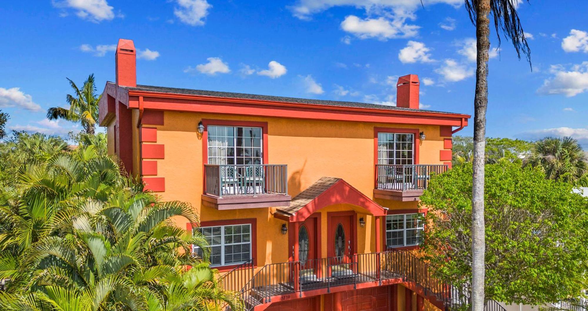 Holiday home Village, Townhouse, Heated Pool, Walkable