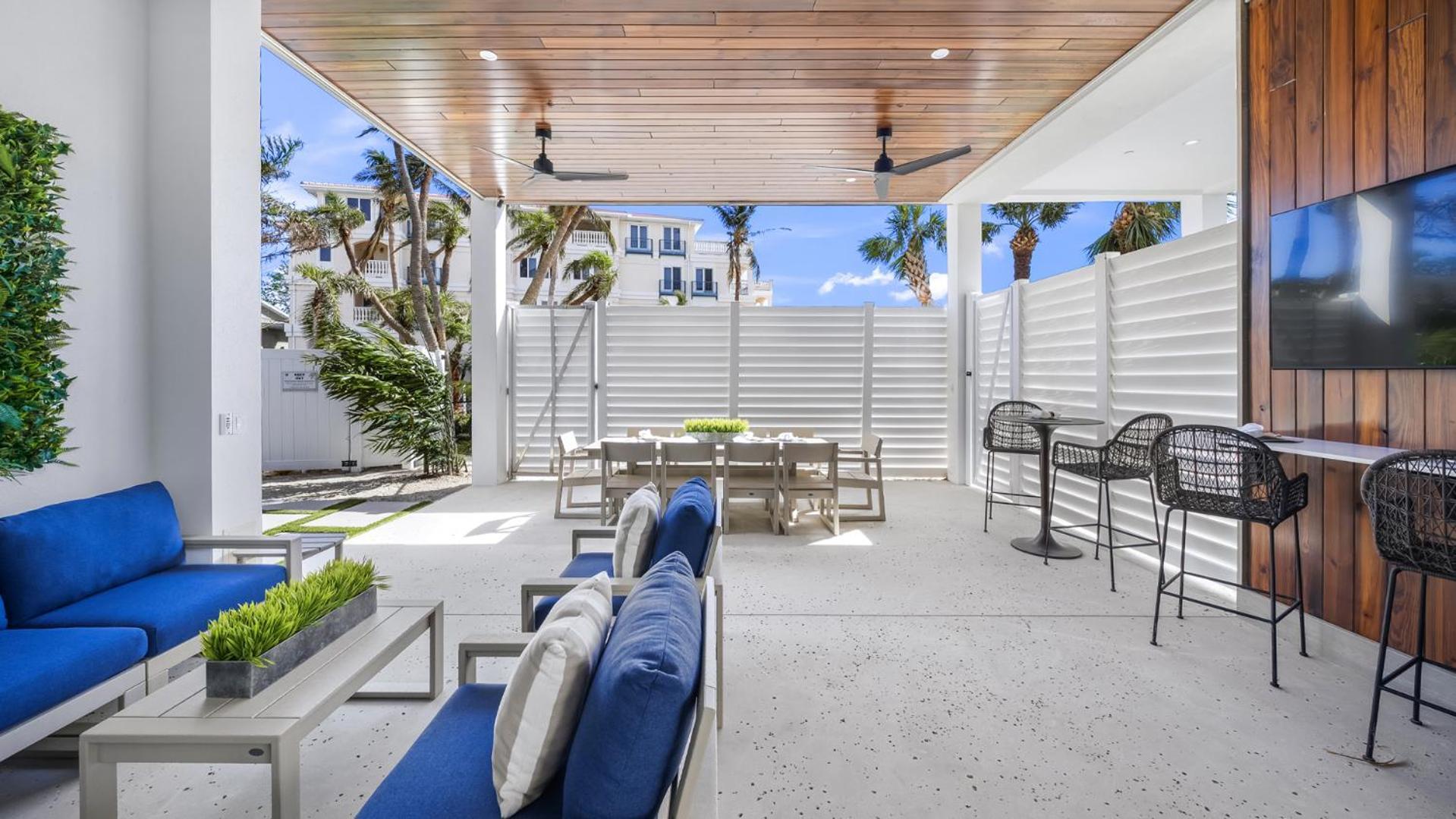 The Upper Deck Siesta Key