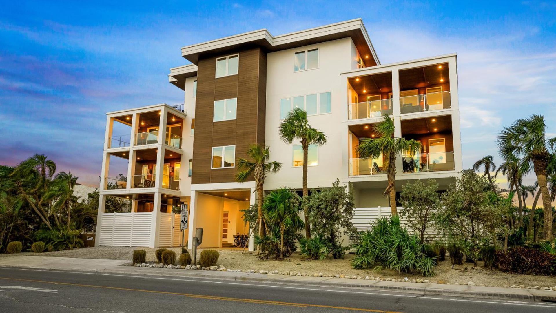 The Upper Deck * Siesta Key
