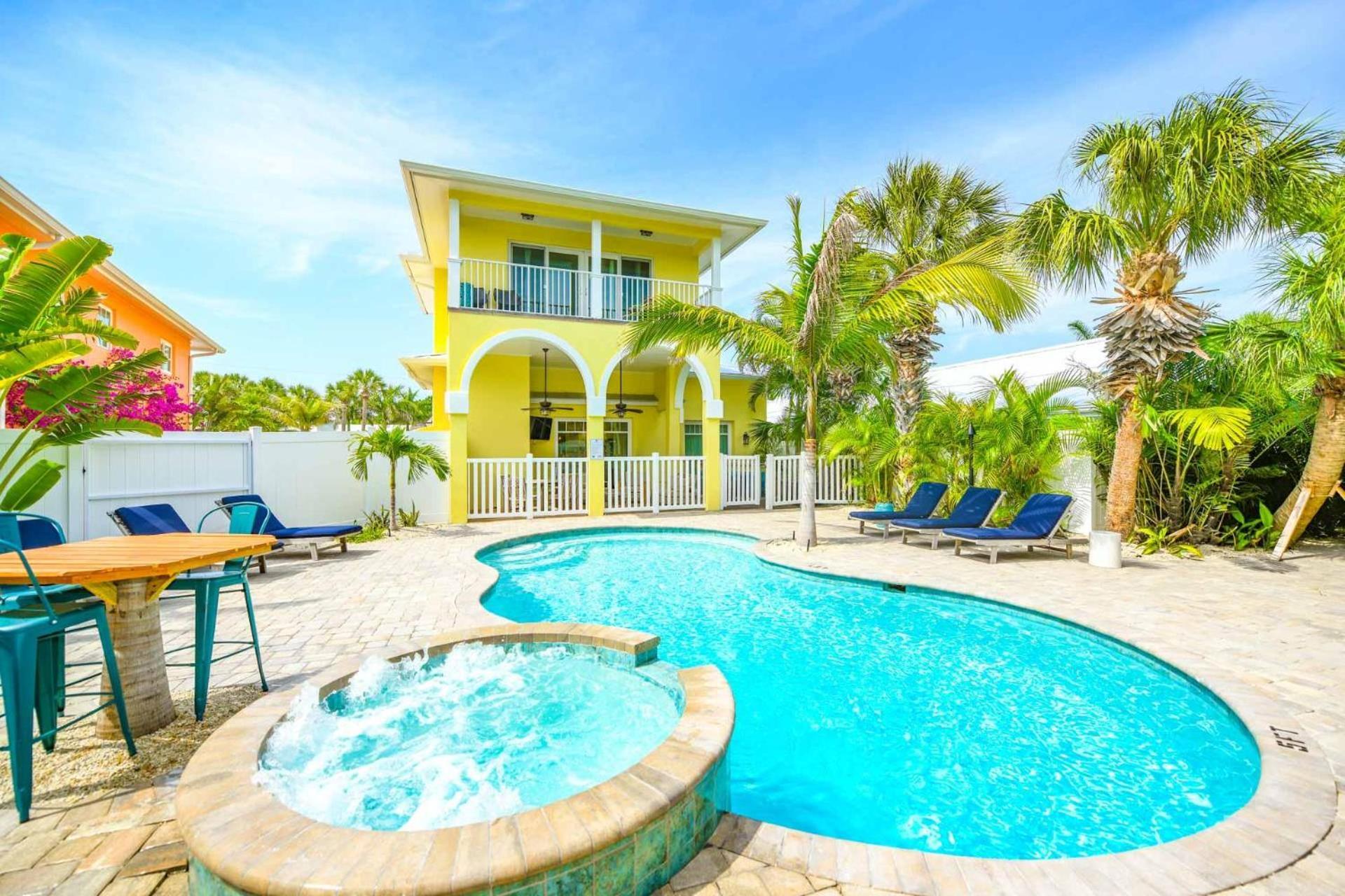 The Pool House Holiday home *