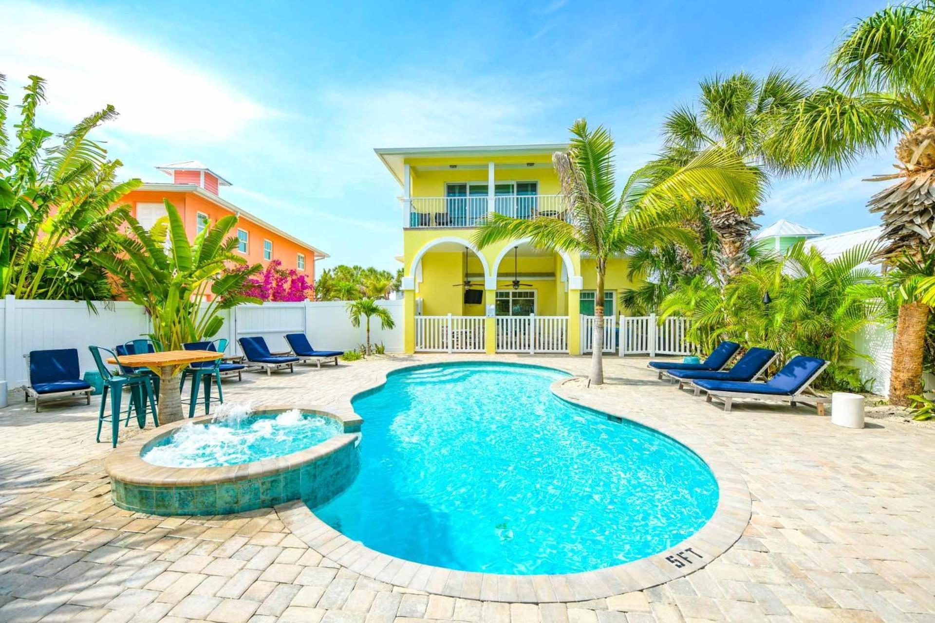 The Pool House Holiday home