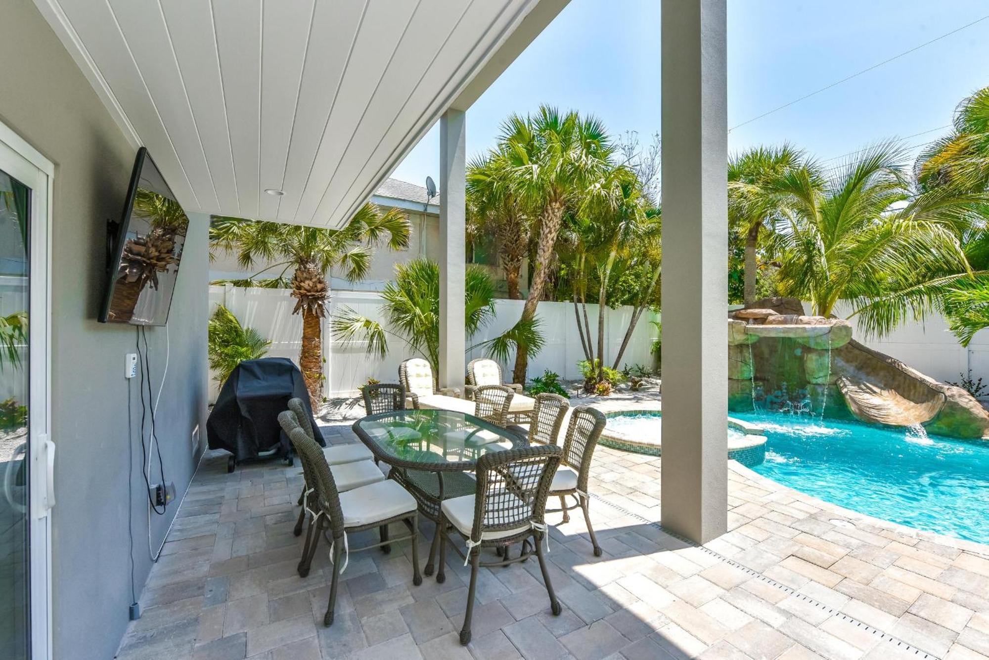Aloft On Canal Holiday home Siesta Key