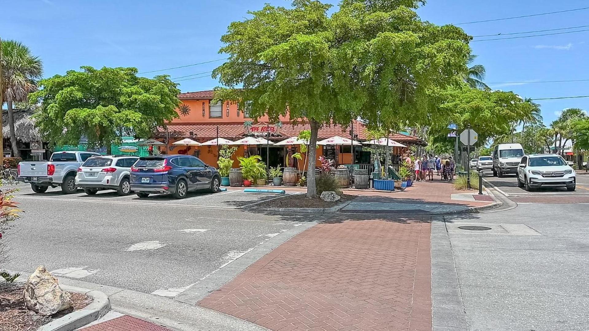 Palm Shade - 606a Siesta Key