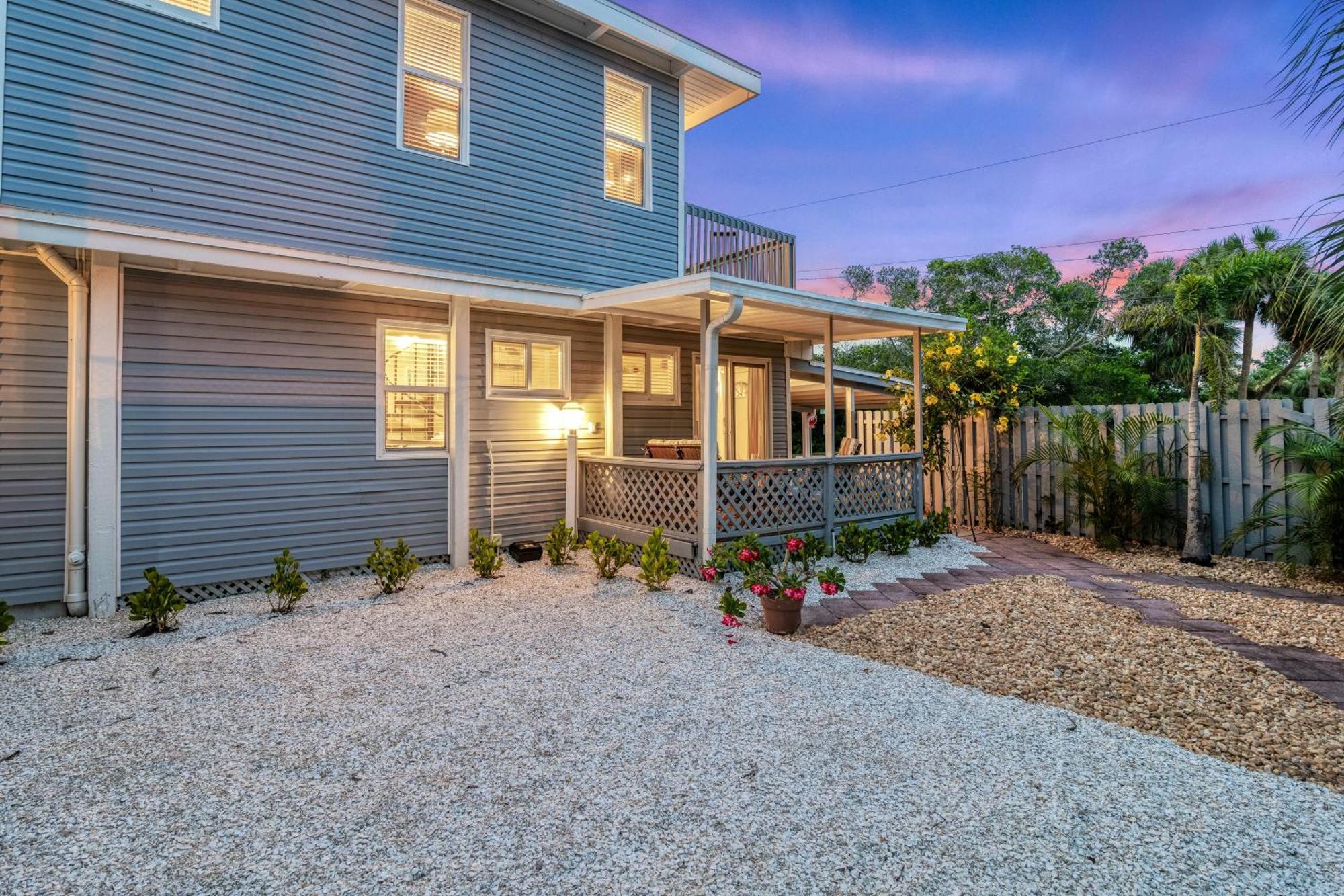 Palm Shade - 606a Siesta Key
