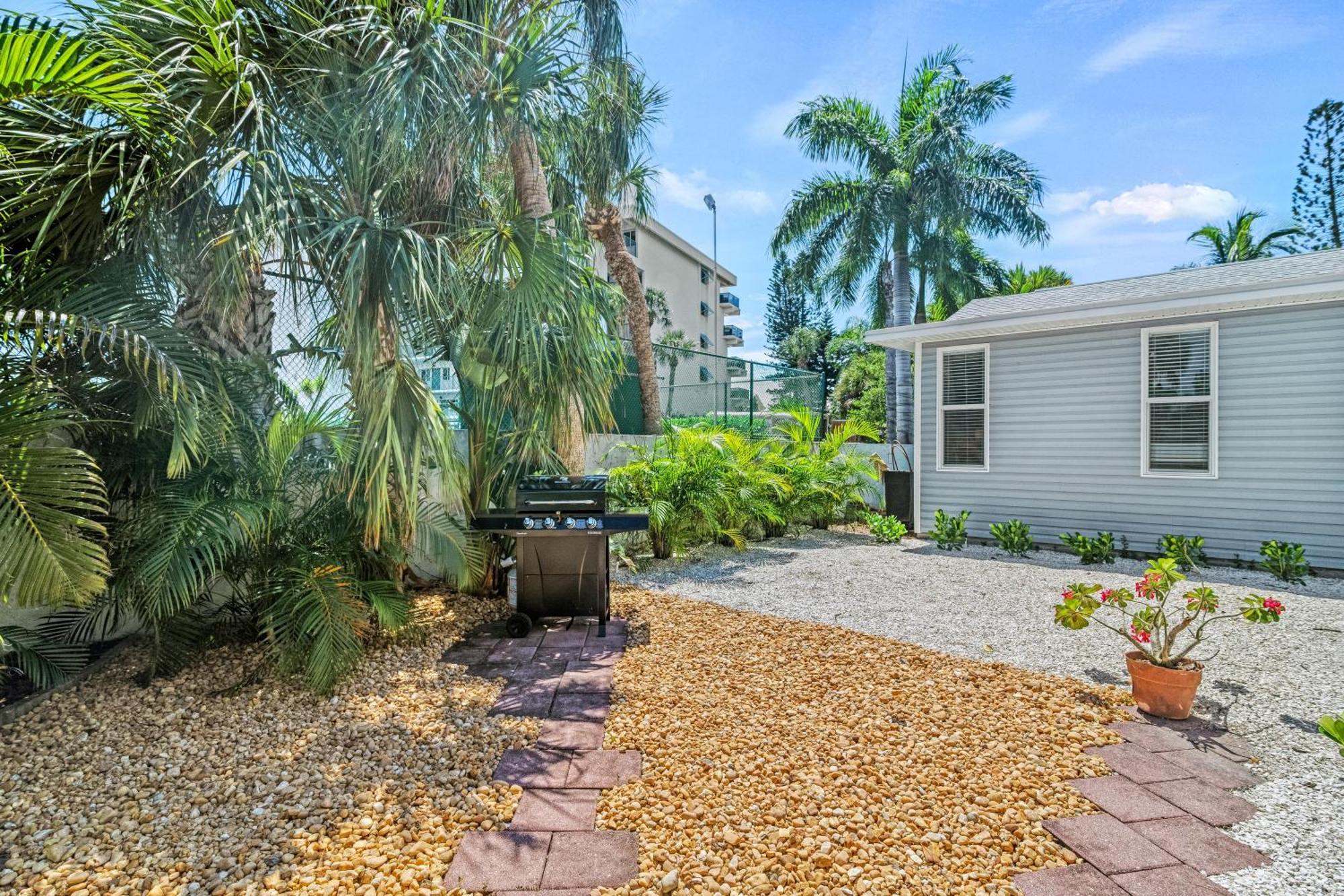 Palm Shade - 606a Siesta Key