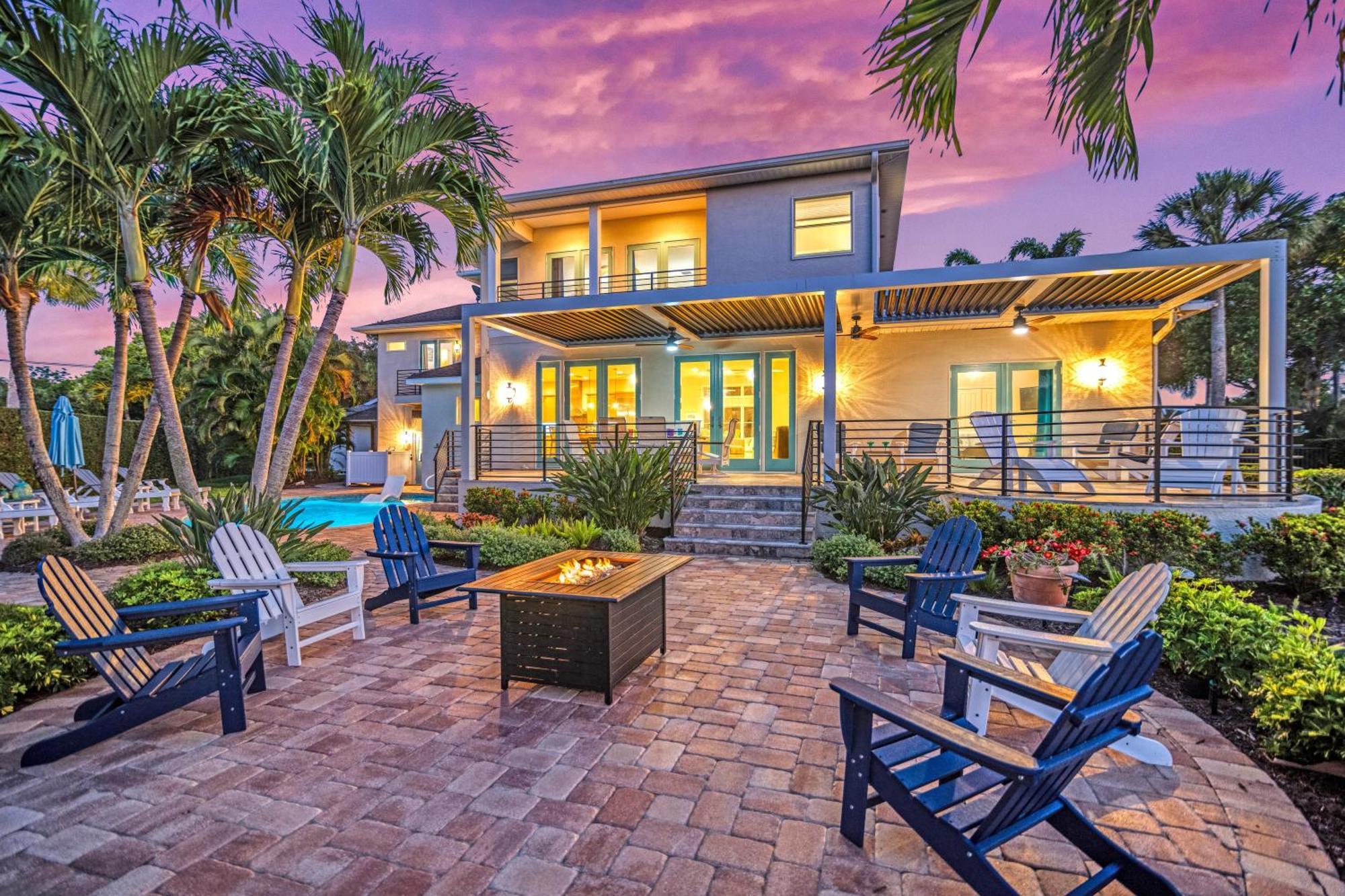 The Sun Dial - 827 Holiday home