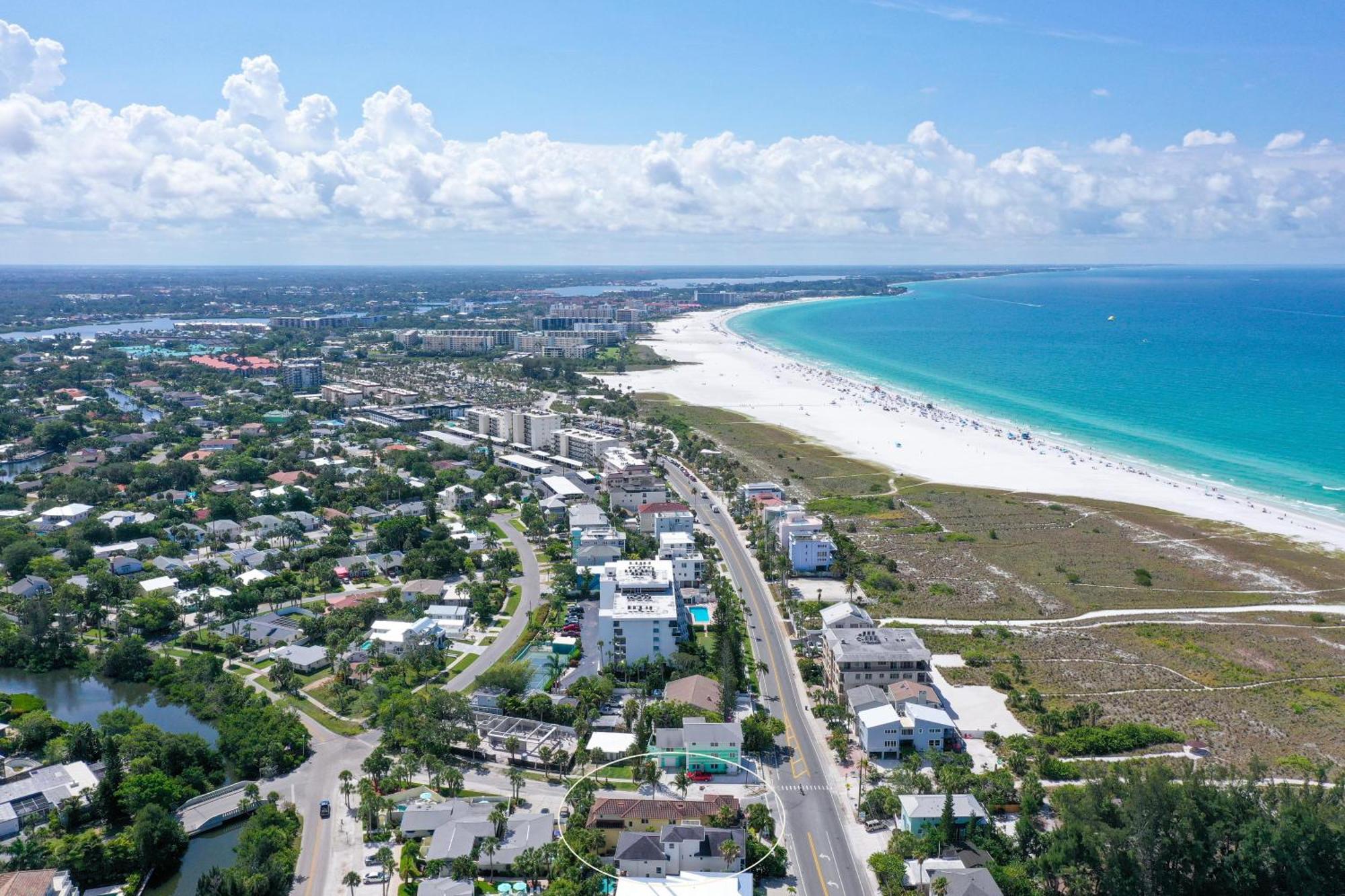 Monarch - 5542 W * Siesta Key
