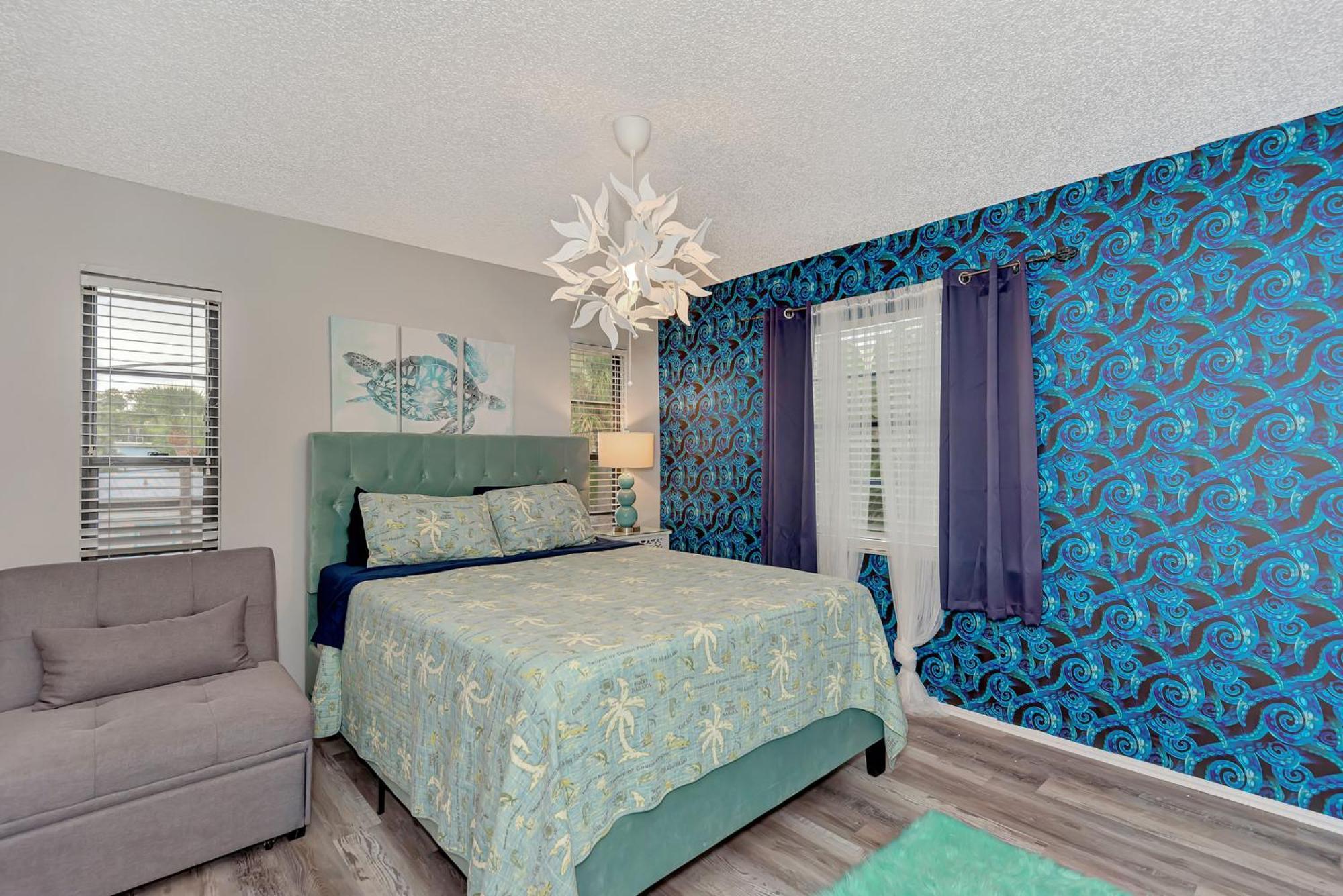 Jellyfish Unit, Walk To & Village, Pet-friendly Holiday home Siesta Key