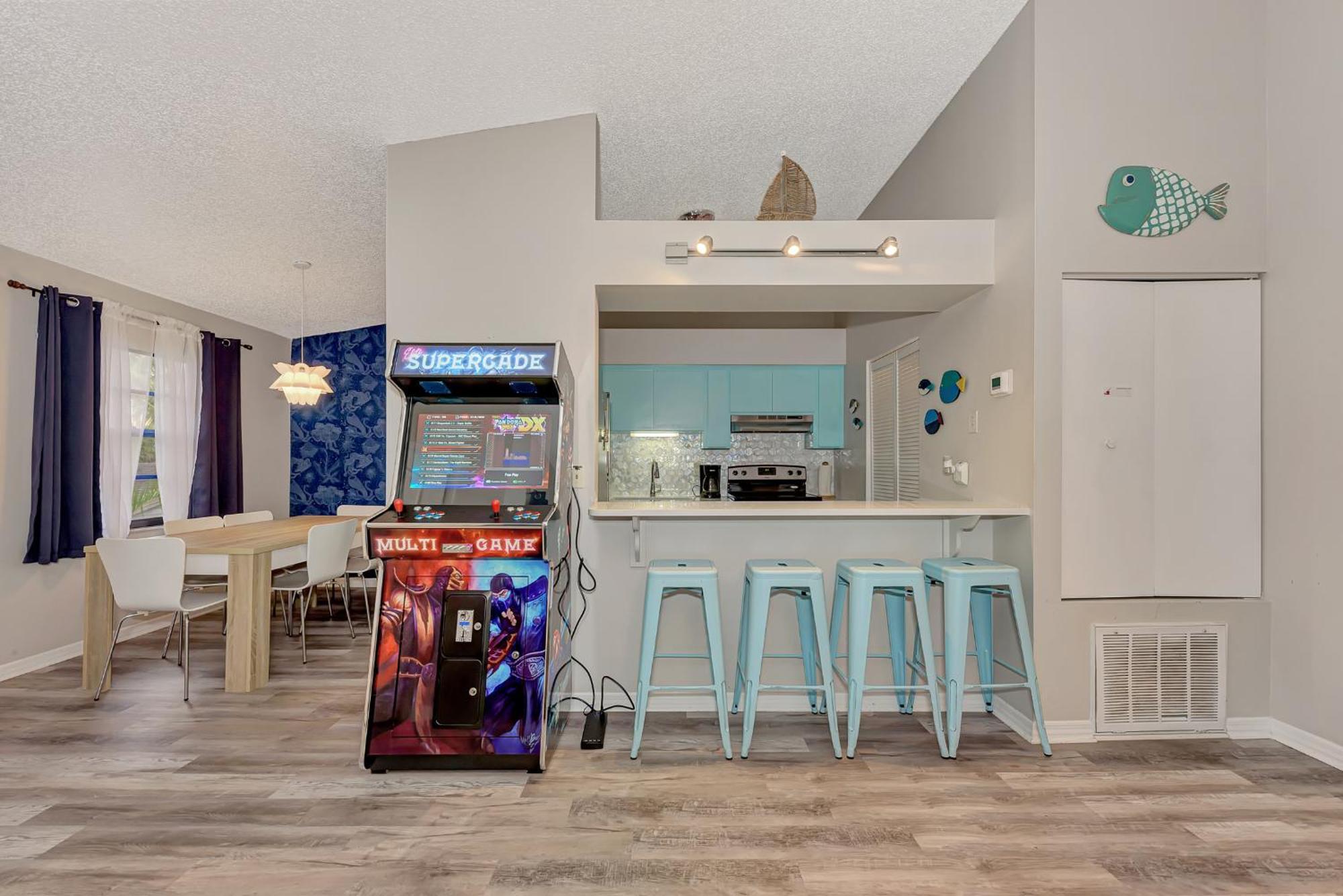 Jellyfish Unit, Walk To & Village, Pet-friendly *