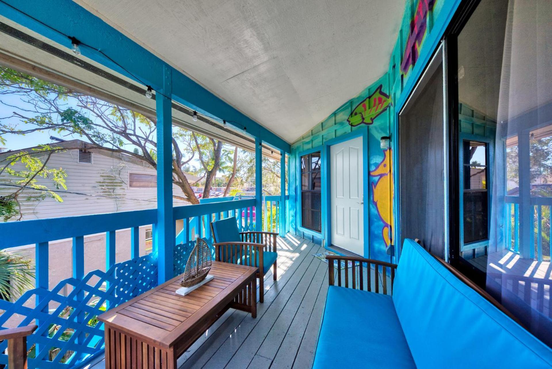 Jellyfish Unit, Walk To & Village, Pet-friendly * Siesta Key