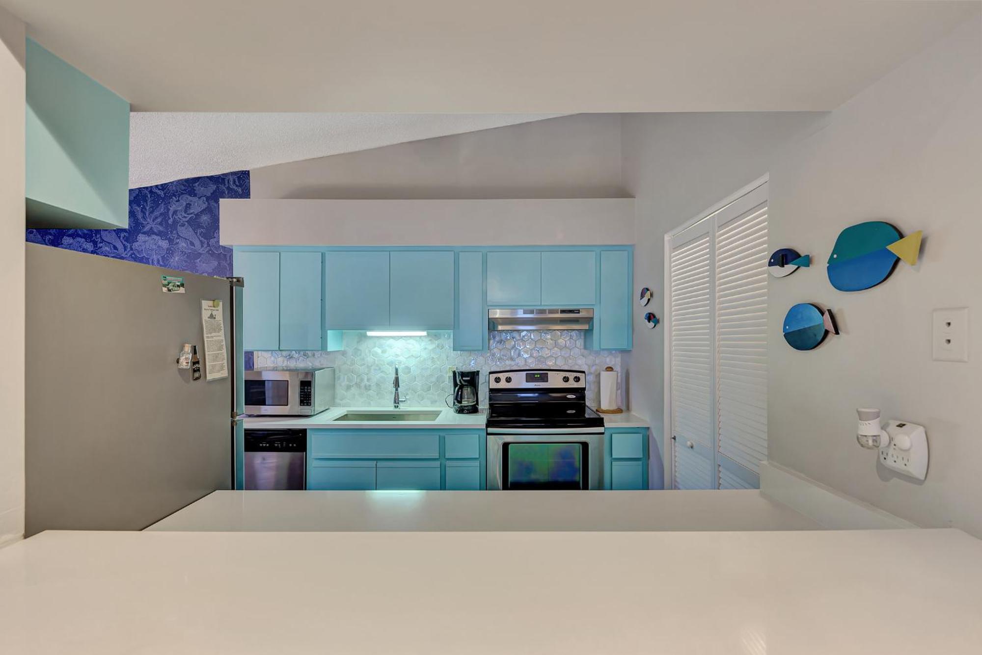 Jellyfish Unit, Walk To & Village, Pet-friendly * Siesta Key