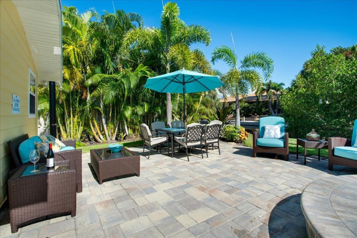 Holiday home Luxe Pool Hot Tub Near *