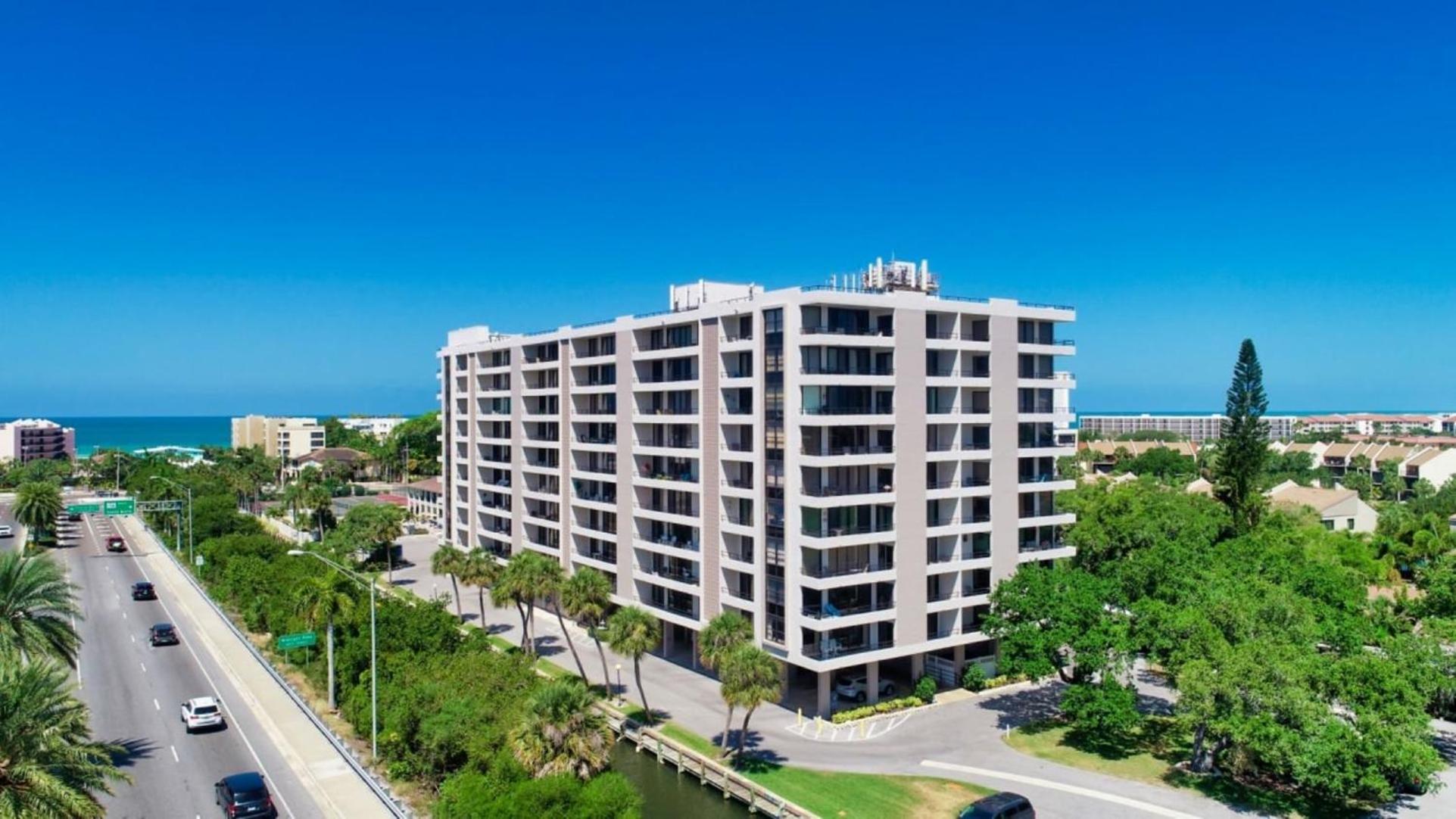 Villa Exclusive 5 Star With Balcony On Sarasota County 1004